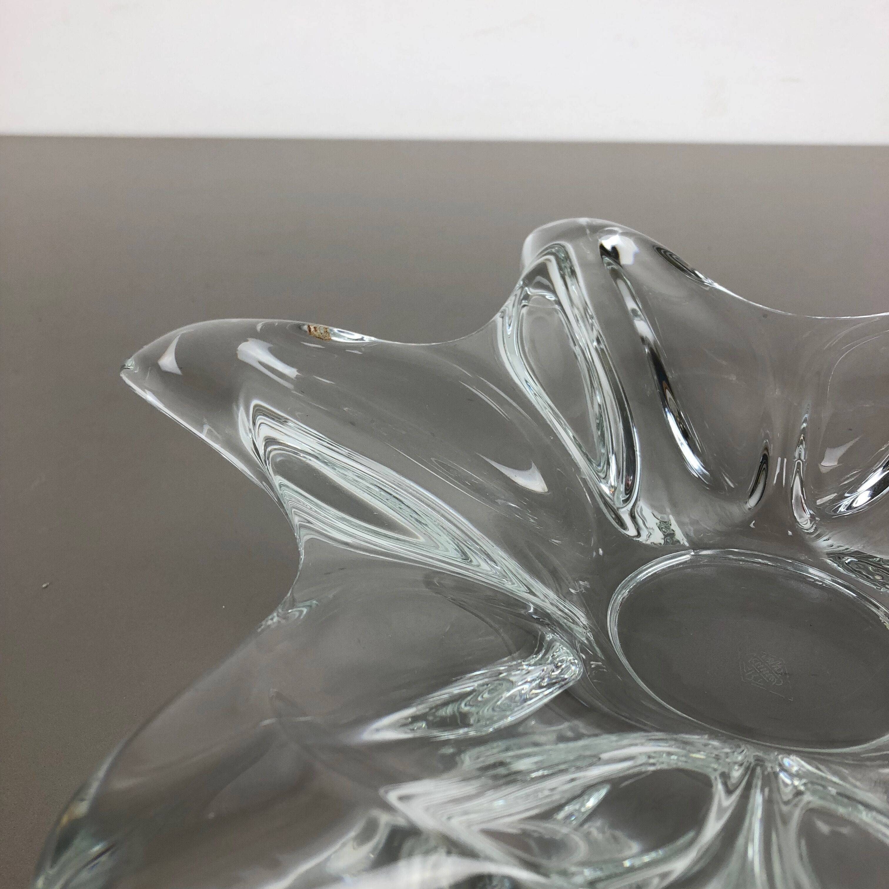 Large French Floral Crystal Glass Shell Bowl by Art Vannes, France, 1970s