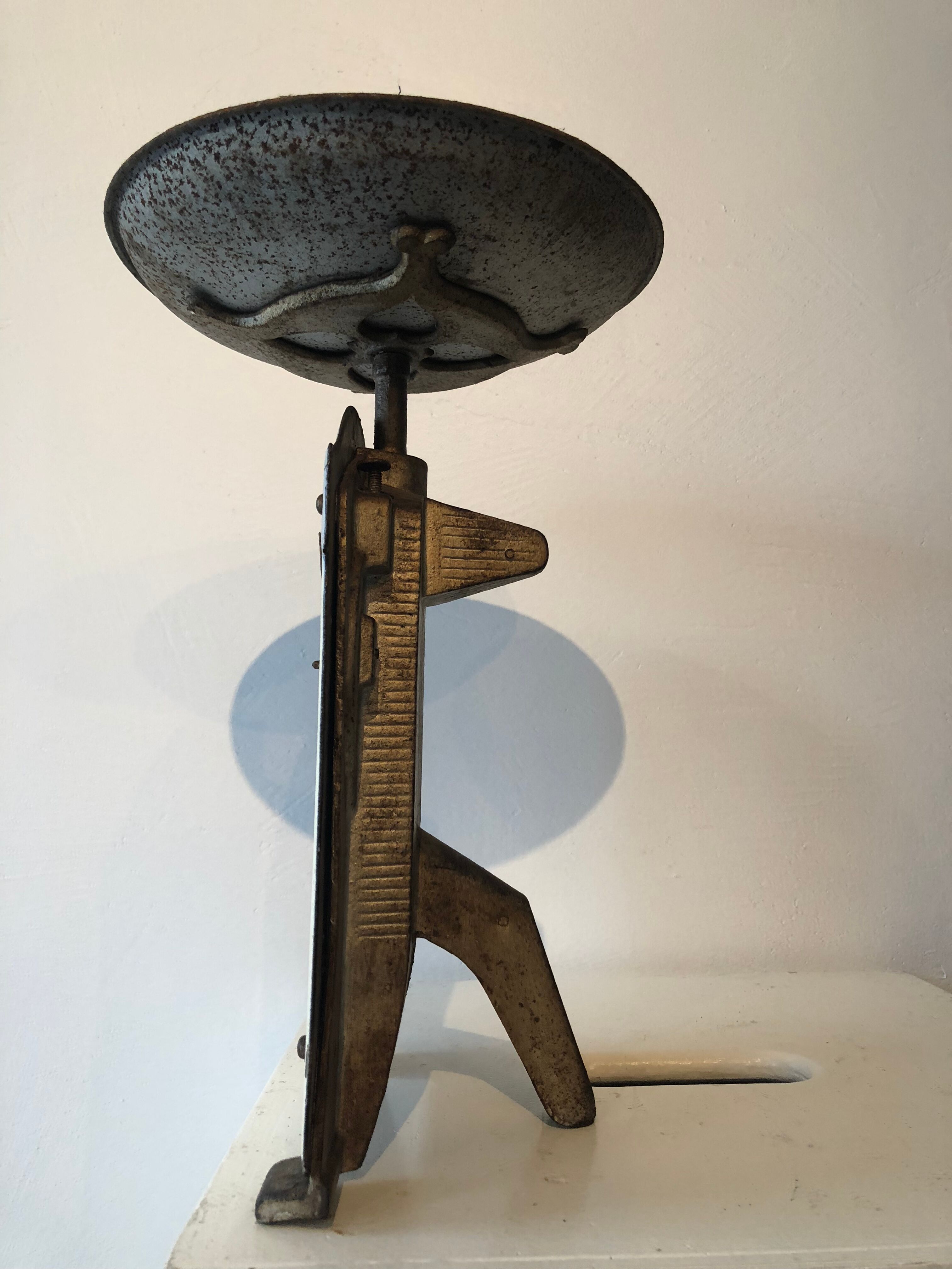 Balance Alexanderwerk enameled cast-iron