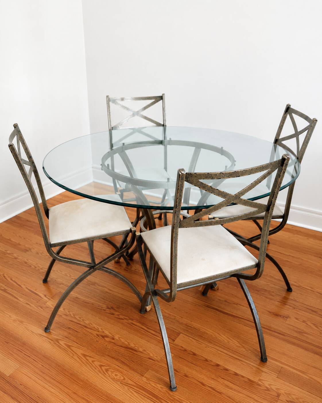 Pierre Vandel Paris – round glass table + 4 chairs, certificates