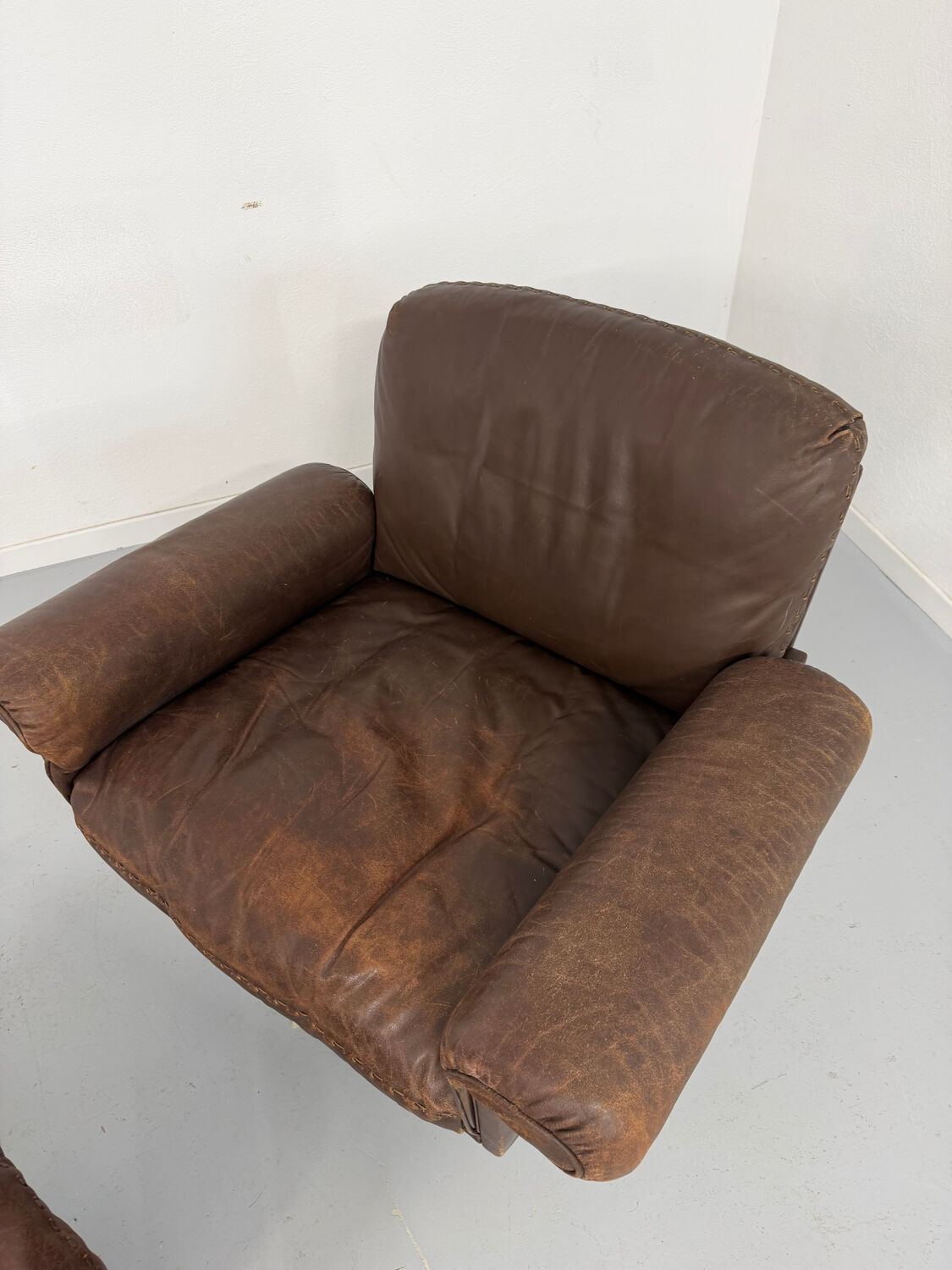 Vintage 70s brown leather ottoman chair design DE SEDE DS-31