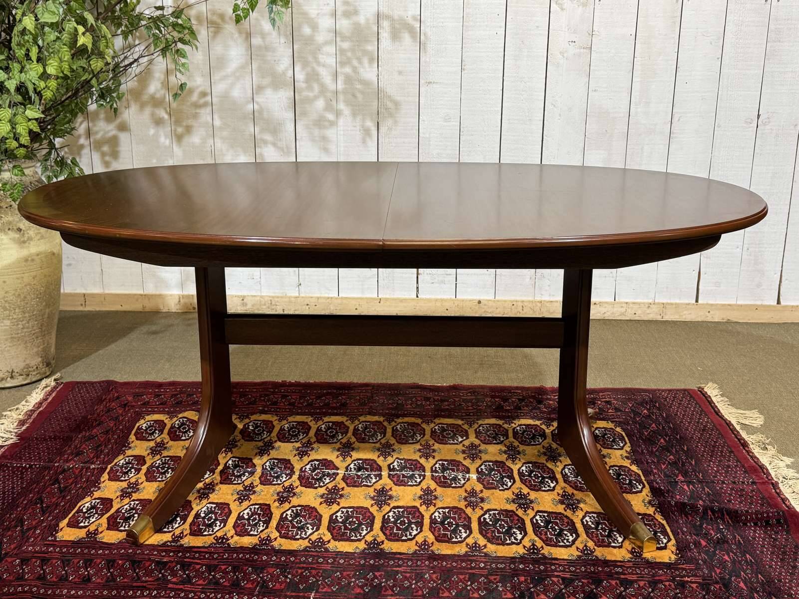 Oval GPlan table in mahogany from the 1970s with a butterfly extension.