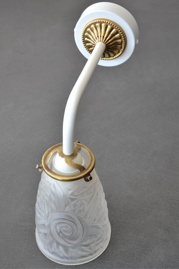 White and gold art deco wall lamp
