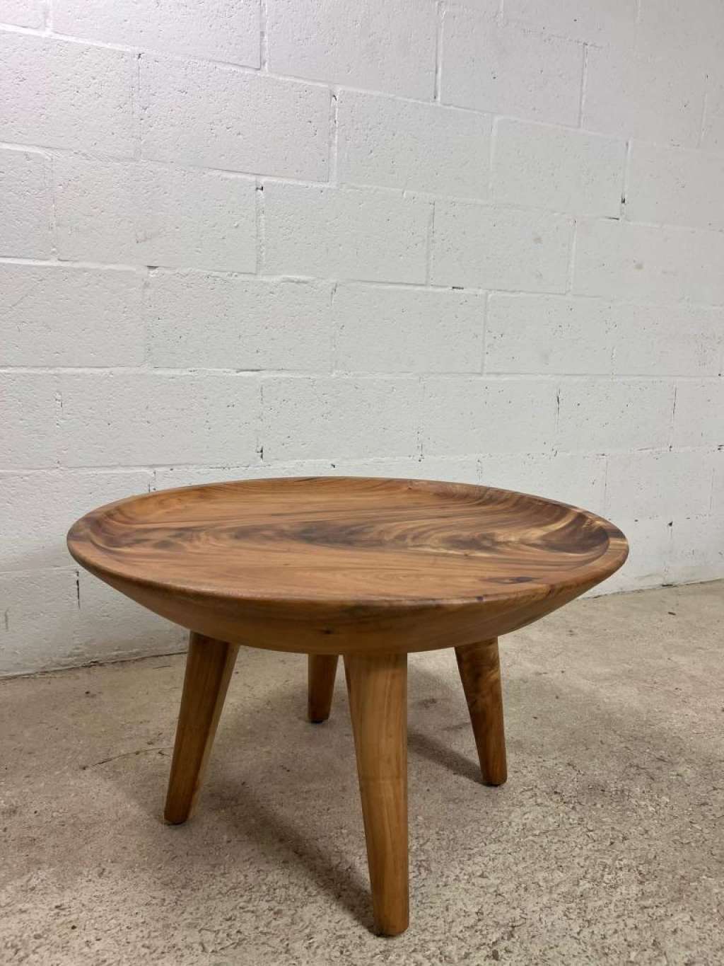 Round coffee table
