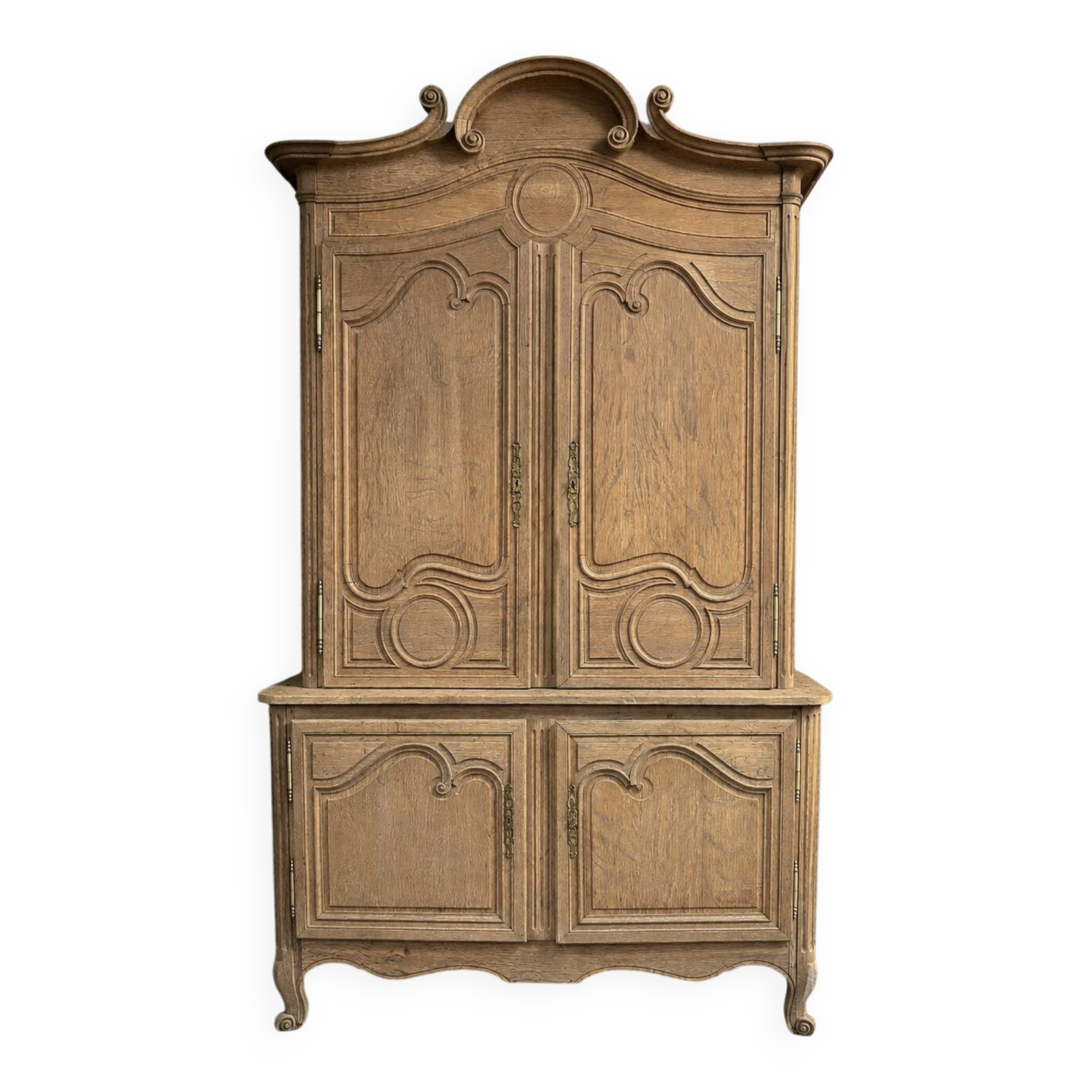 Antique sandblasted dresser