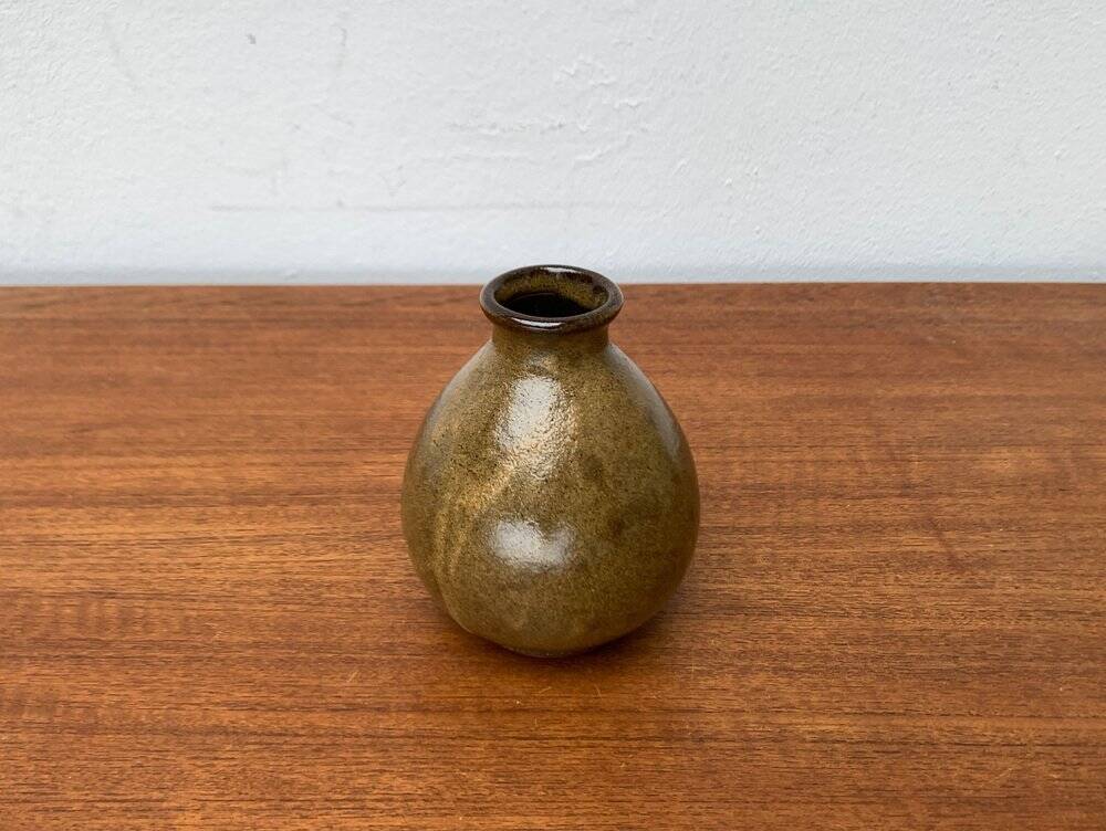 Mid-century German minimalist studio pottery vase by Gudrun Friedrich, Rügen.