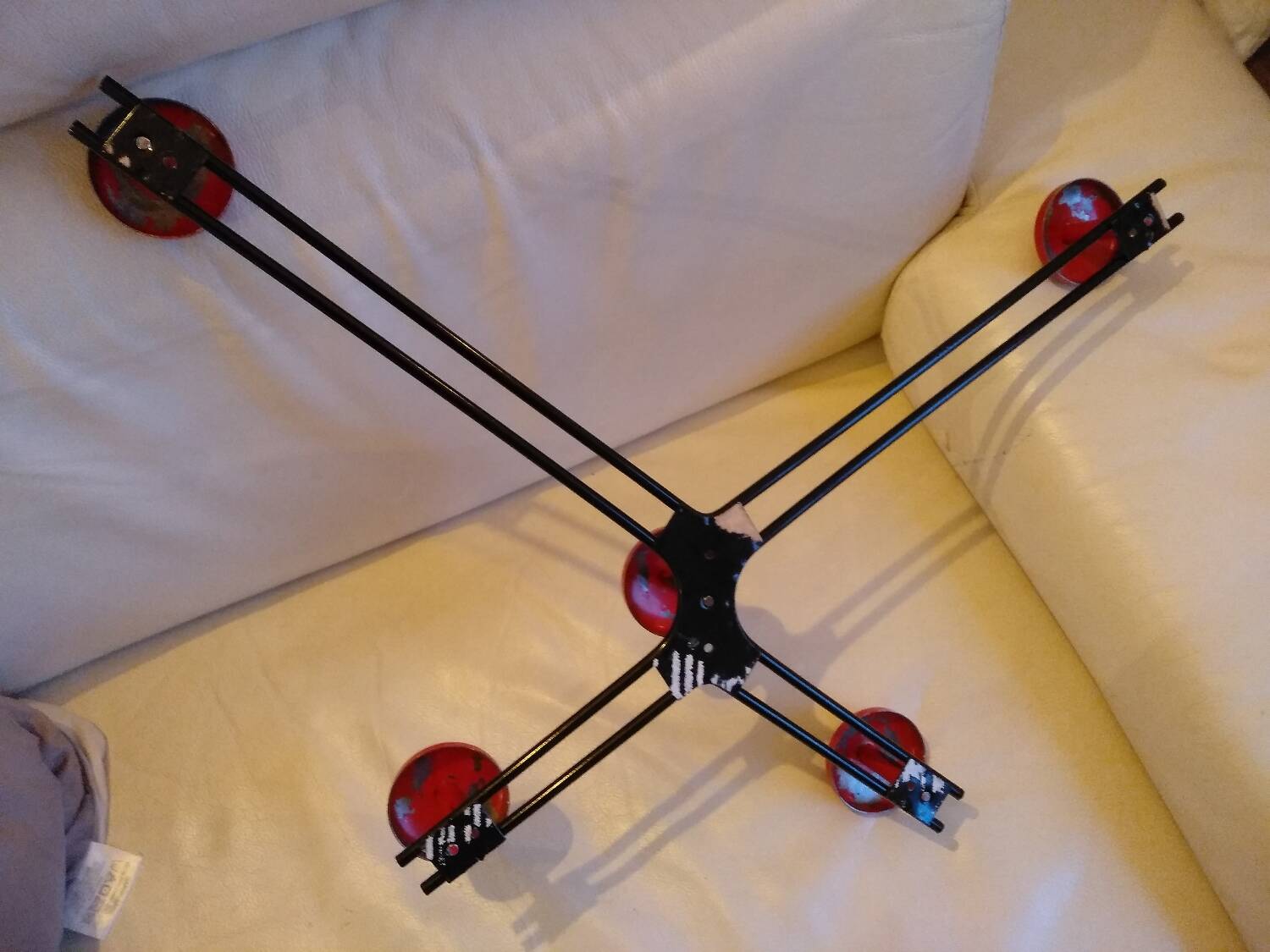 Wall-mounted metal coat rack with 5 hooks