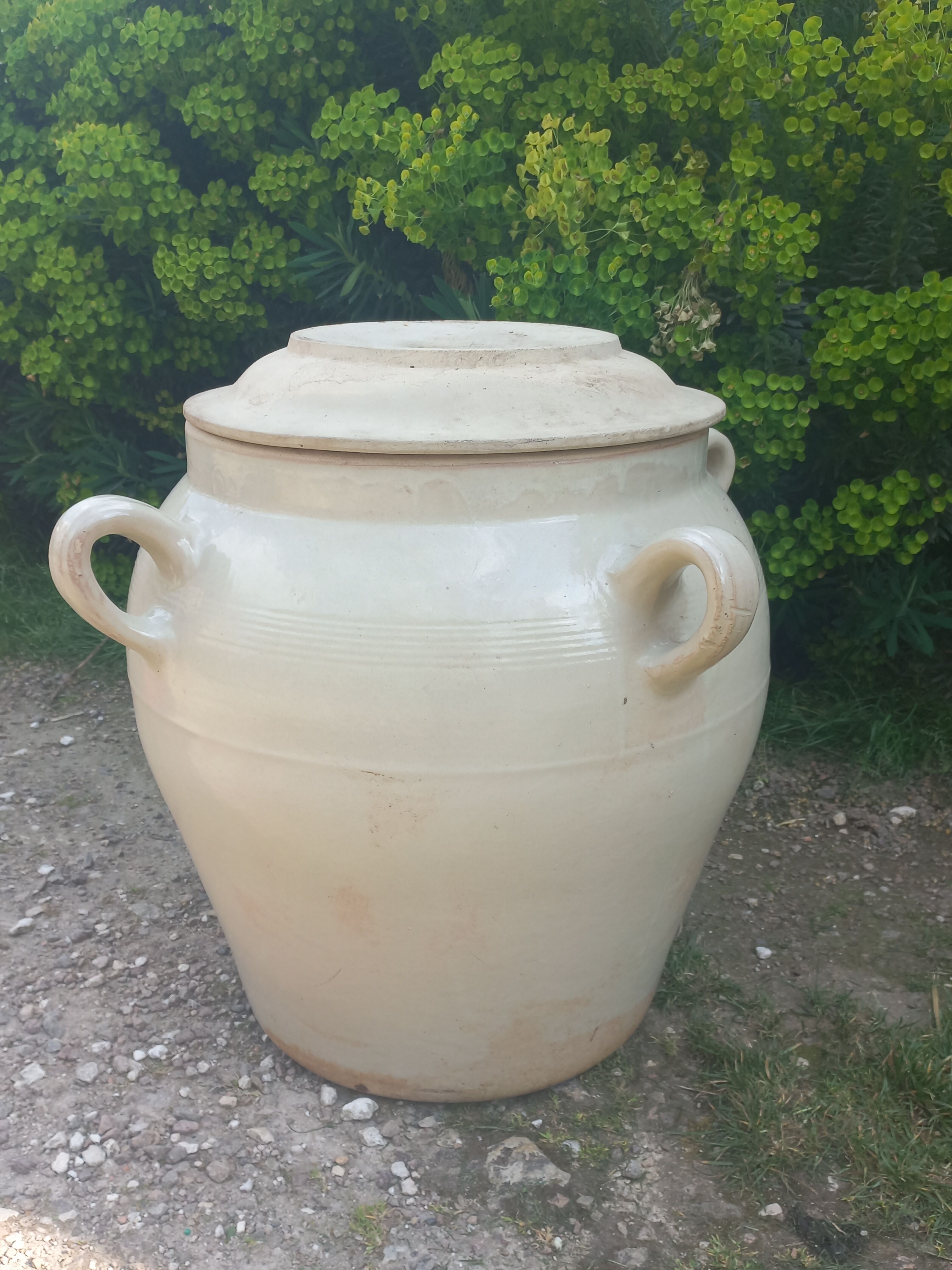 large old salt pan of 80 liters in glazed sandstone
