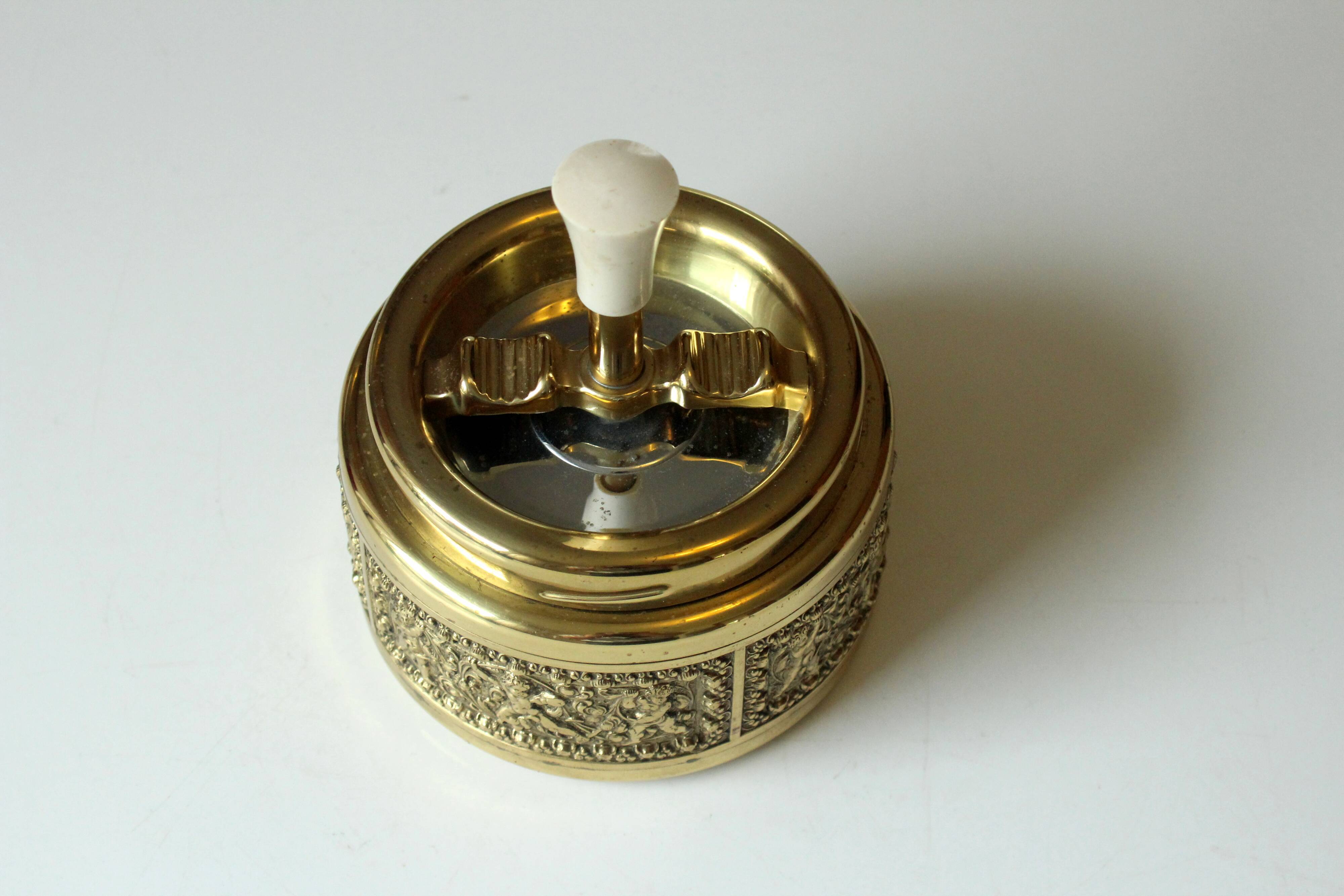 Cendrier à roulette, le Schleuderascher original,  1960
