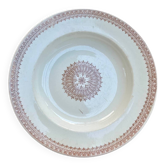 8 assiettes en terre de fer