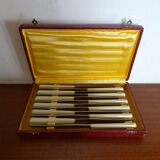 12 Art Deco knives 1930 bone or bakelite sleeves in case
