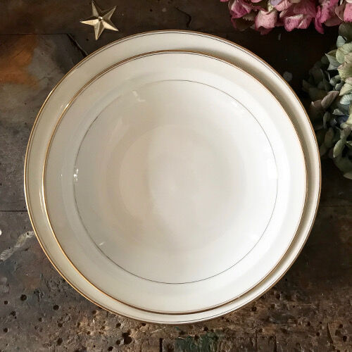 Duo of porcelain dishes uml