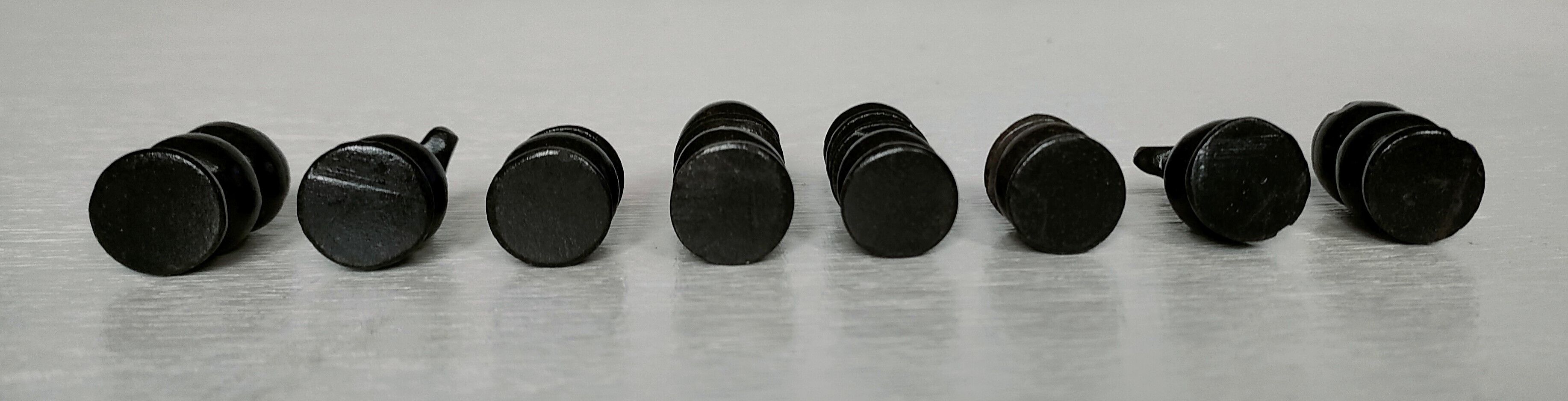 Small chessboard in coral marble and black marble - Italy - Second half of the twentieth century