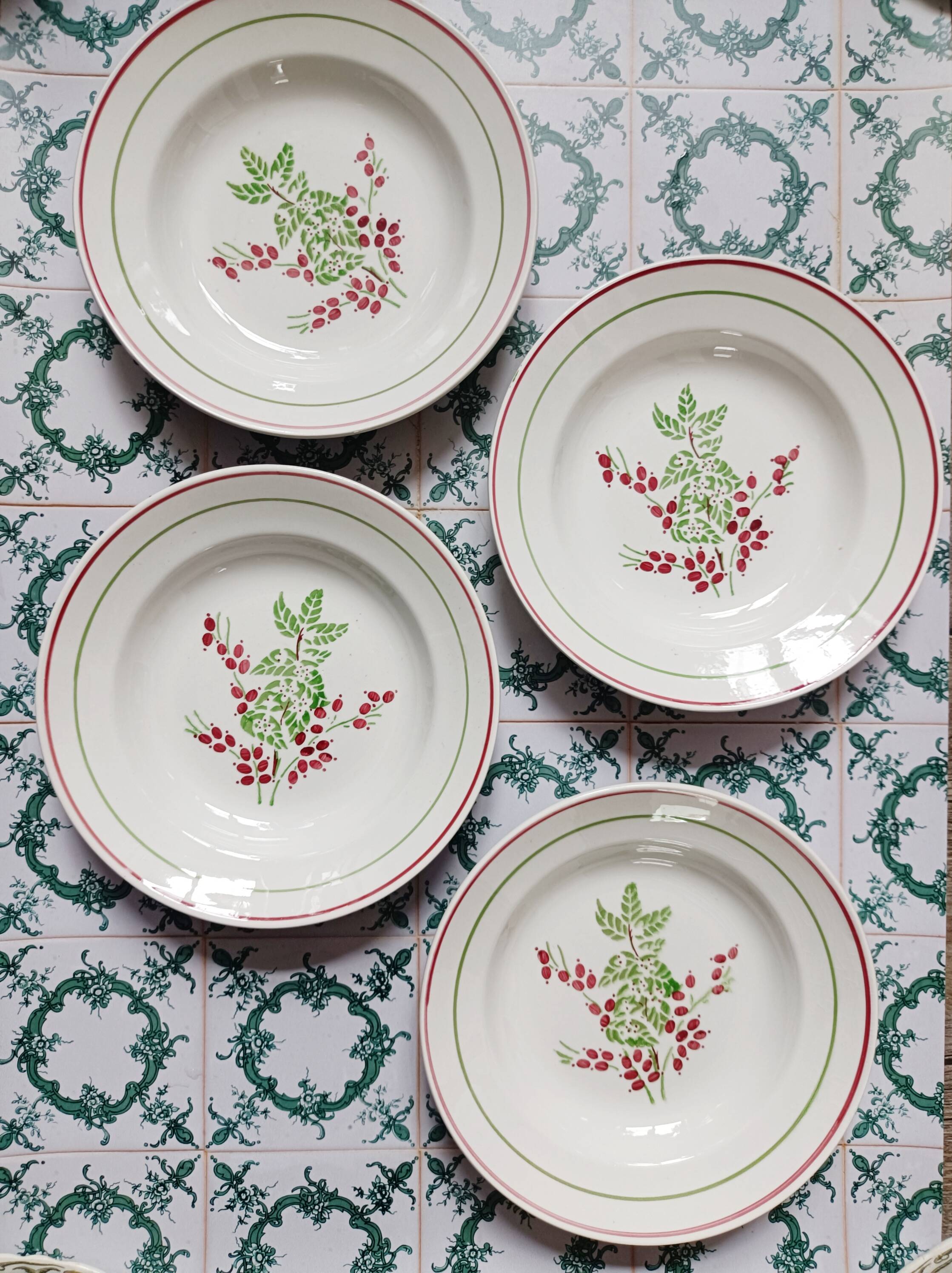 Set of 4 Lunéville KG soup plates, coffee leaves