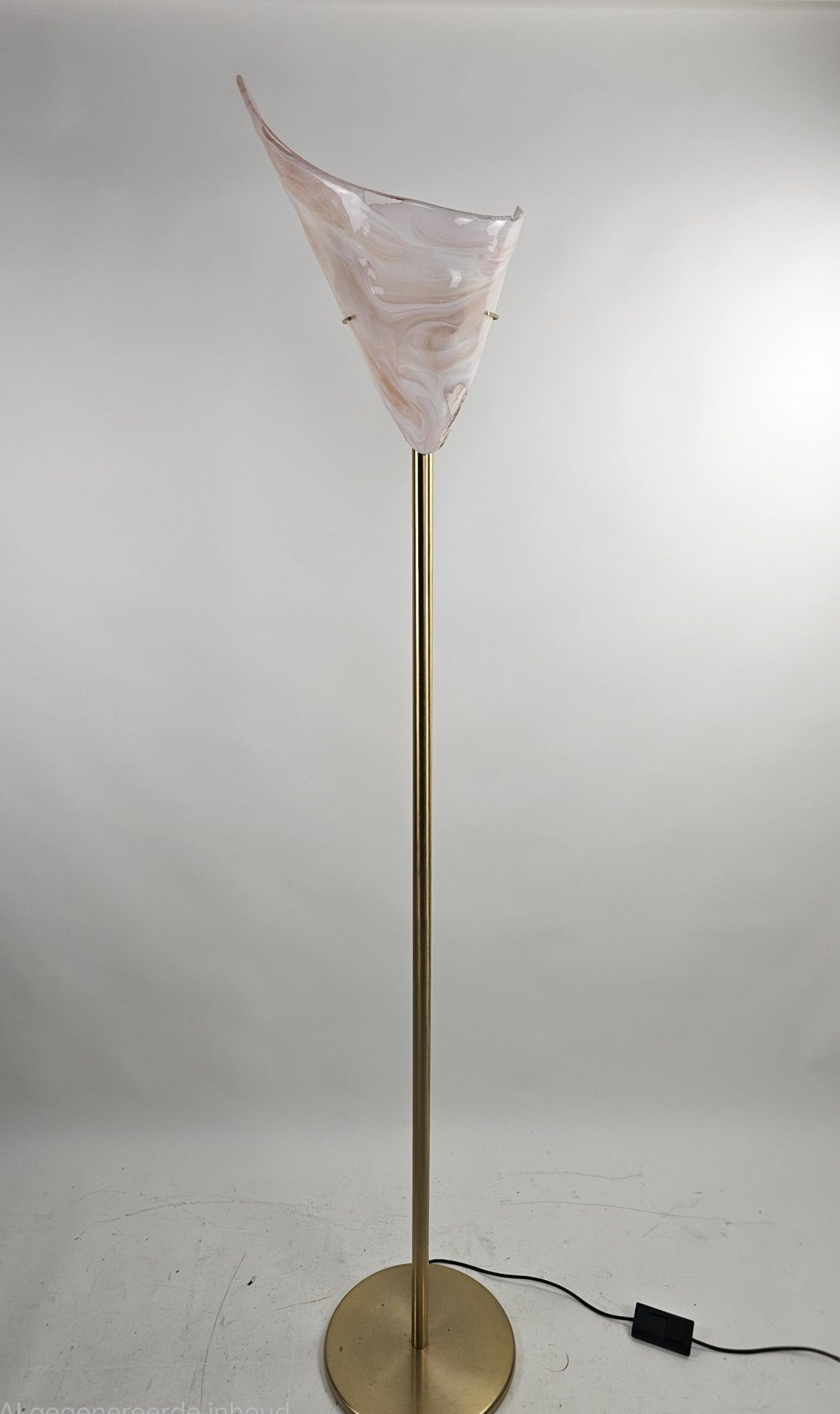 Lampadaire en laiton et verre de Murano rose par La Murrina