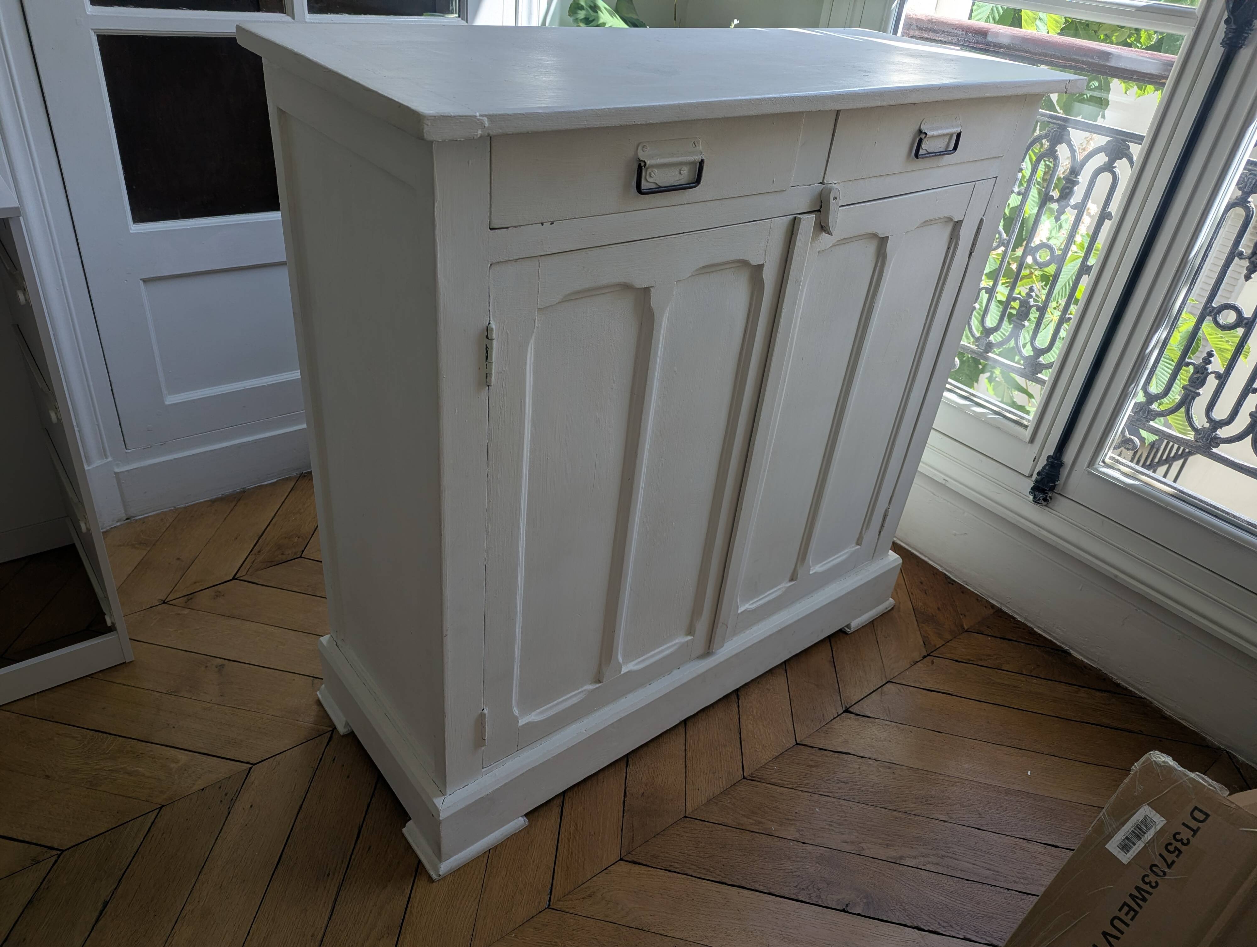 Superb vintage white Parisian buffet