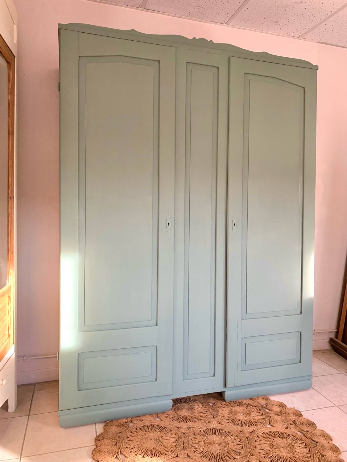 Parisian wardrobe (spirit)