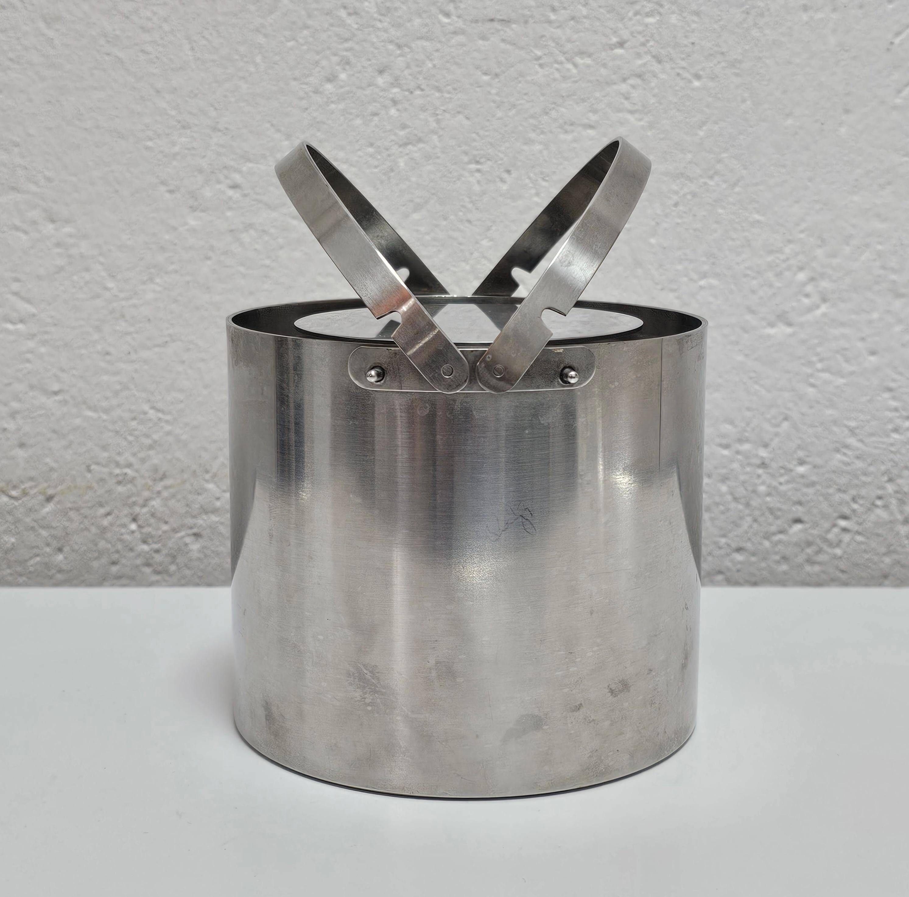 Mid Century Modern ice bucket with chrome lid by Arne Jacobsen