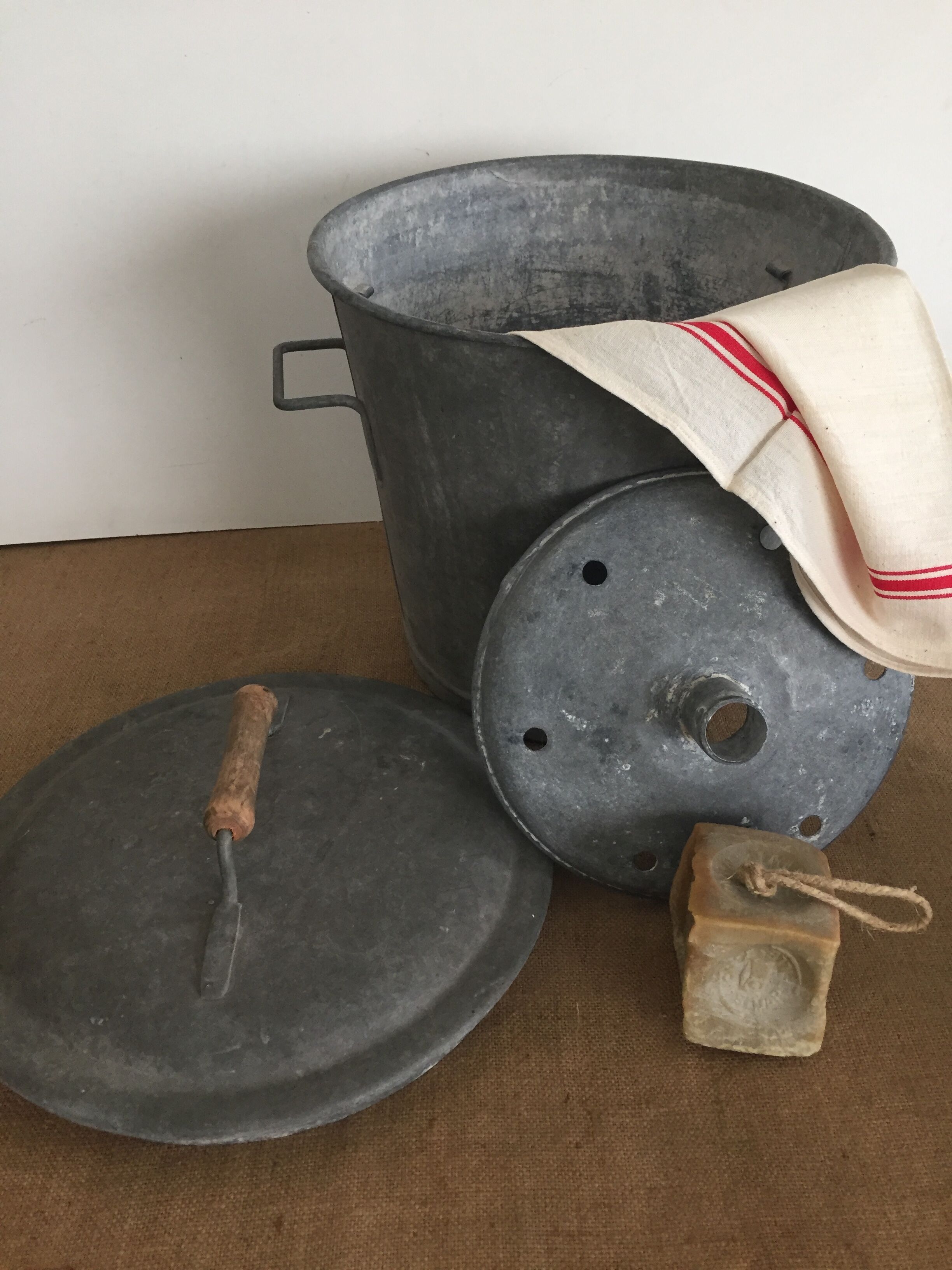 Zinc laundry