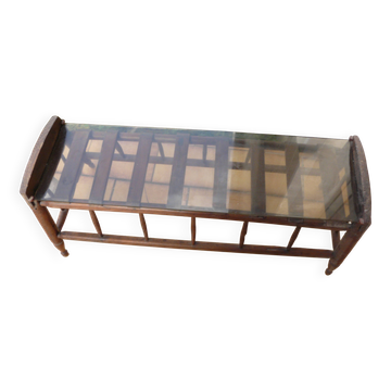Table basse en bois et verre