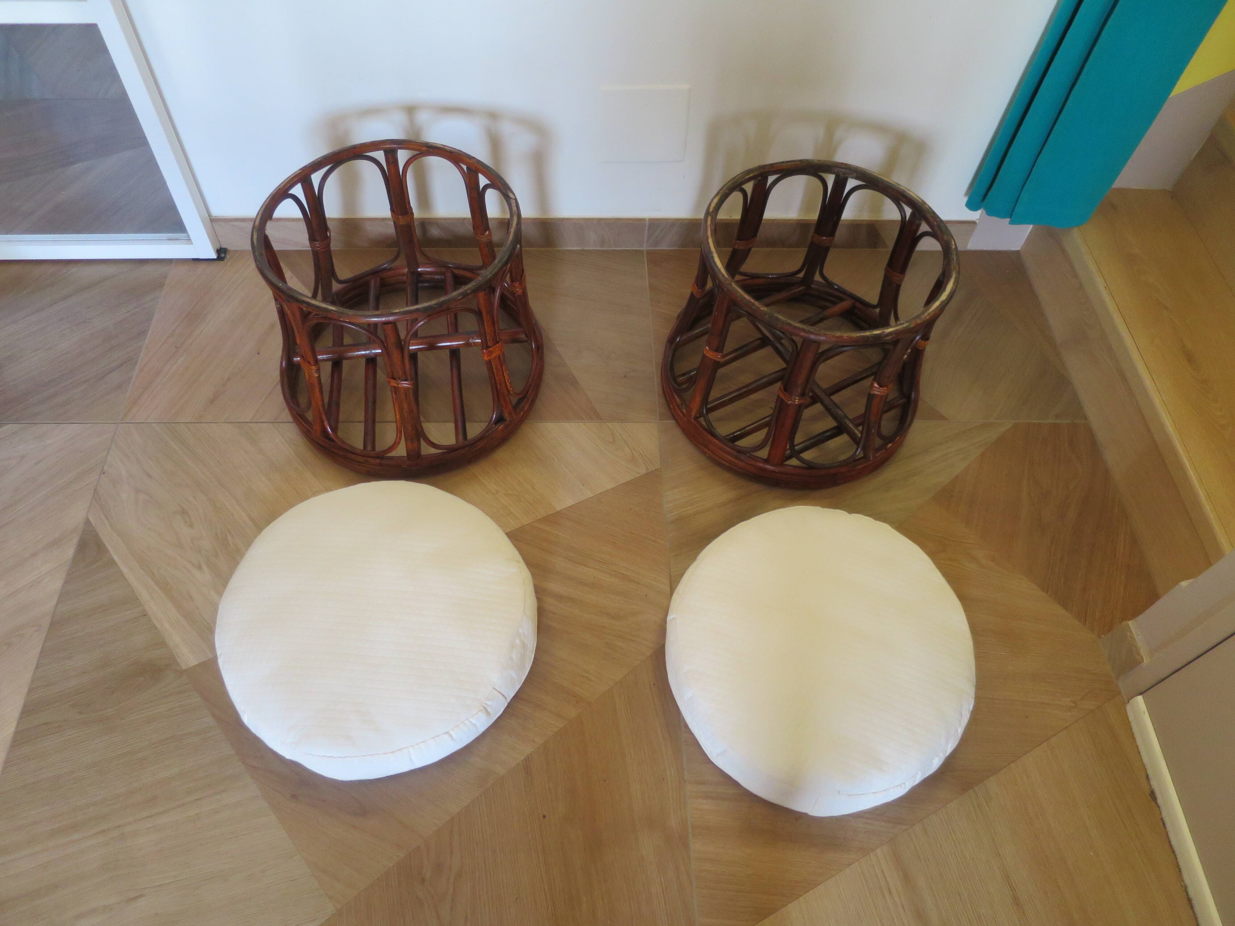 Pretty pair of 2 bamboo and rattan stools with cushions - 80s - Vintage - set of 2