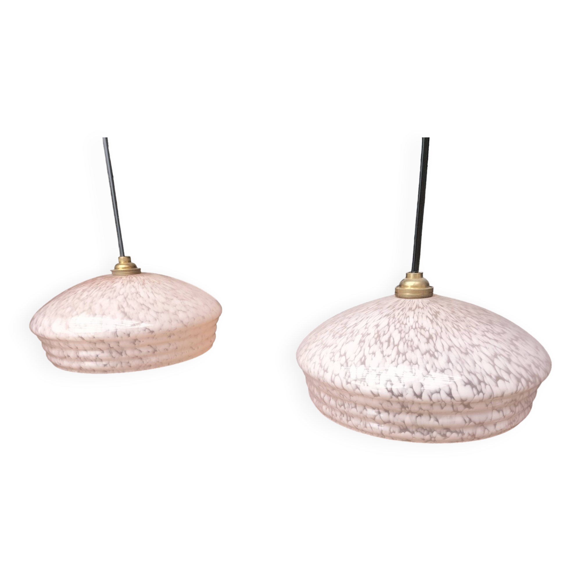 Paire de suspensions en opaline