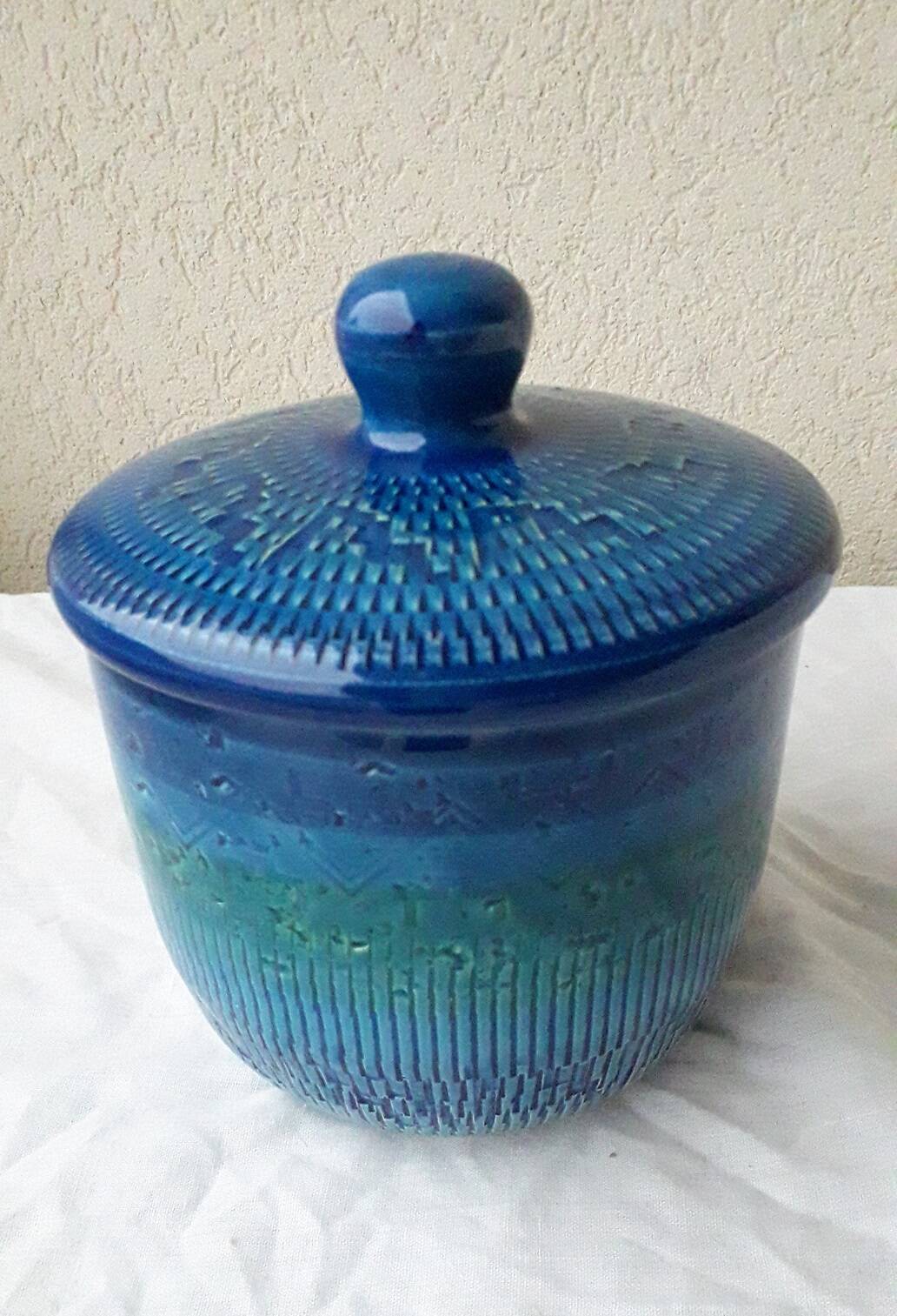 POt couvert bleu