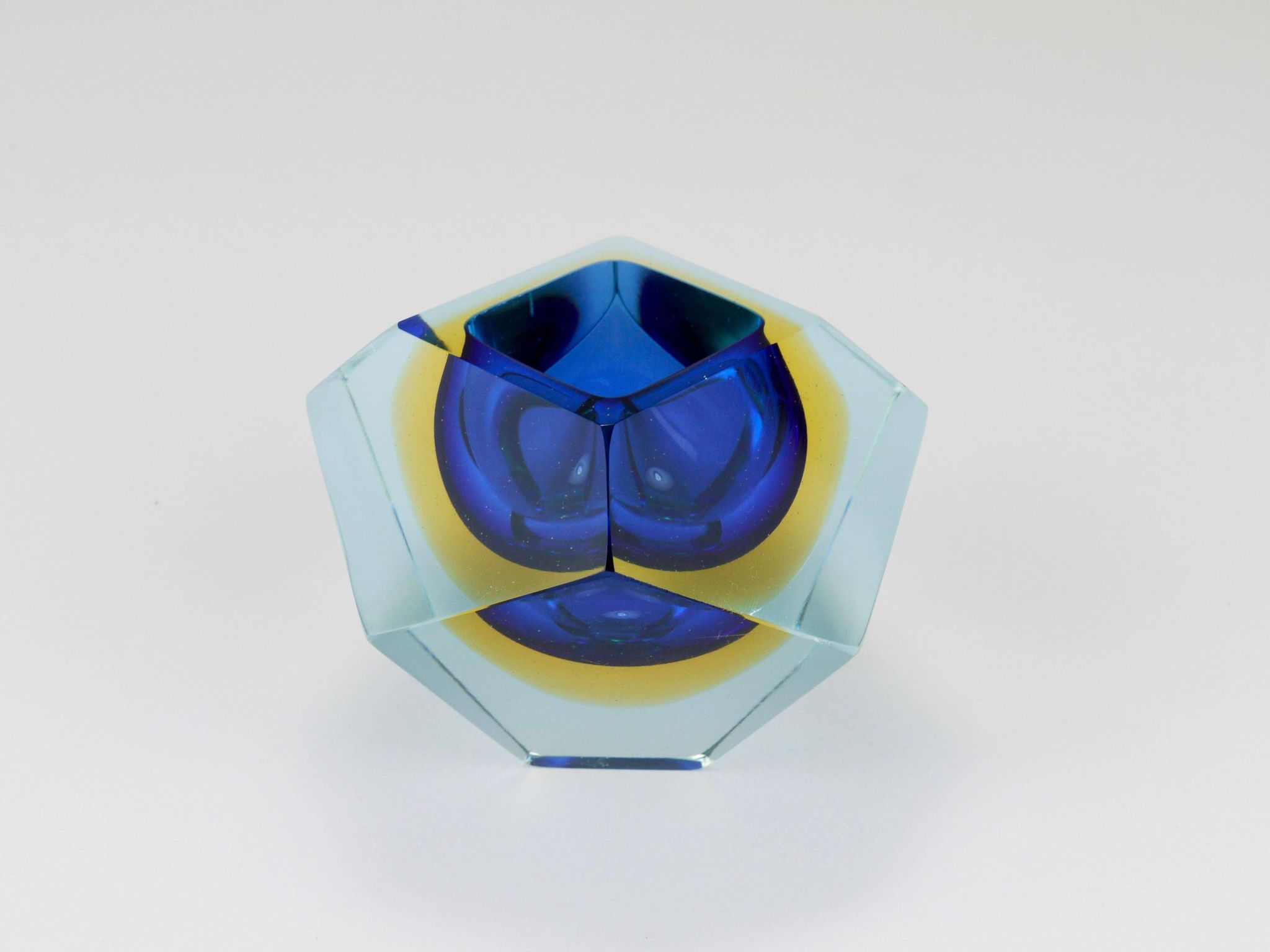 Faceted diamond caviar bowl Mandruzzato Sommerso, Murano glass, Italy, 1960s