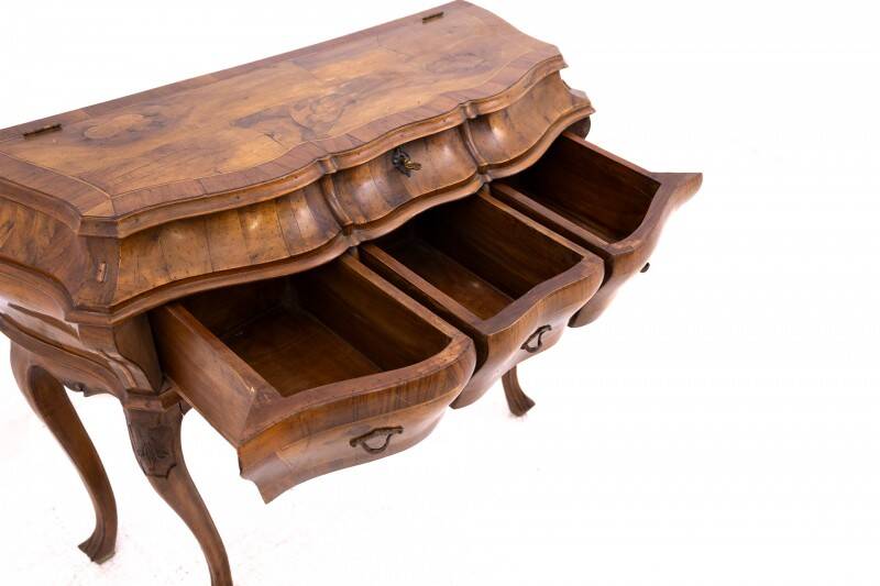 Coiffeuse/commode, Europe du Nord, milieu du XXe siècle.