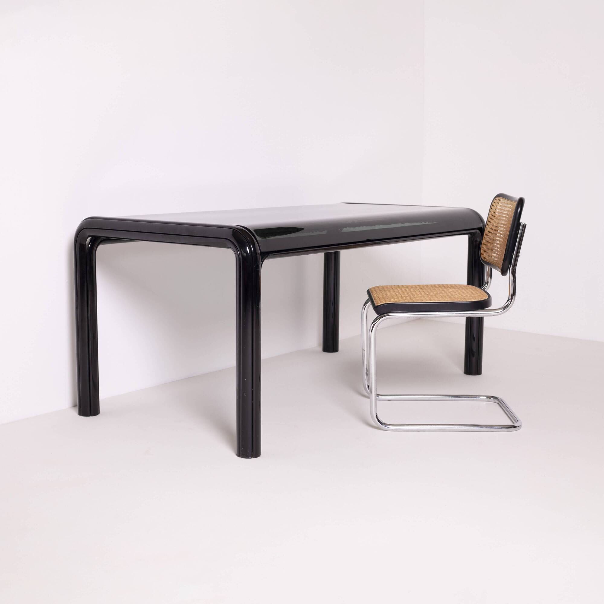 Orsay dining table by Gae Aulenti for Knoll in aluminum and tempered glass