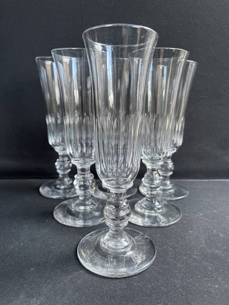 6 Champagne flutes – Baccarat/Saint Louis - Cut crystal - 19th century