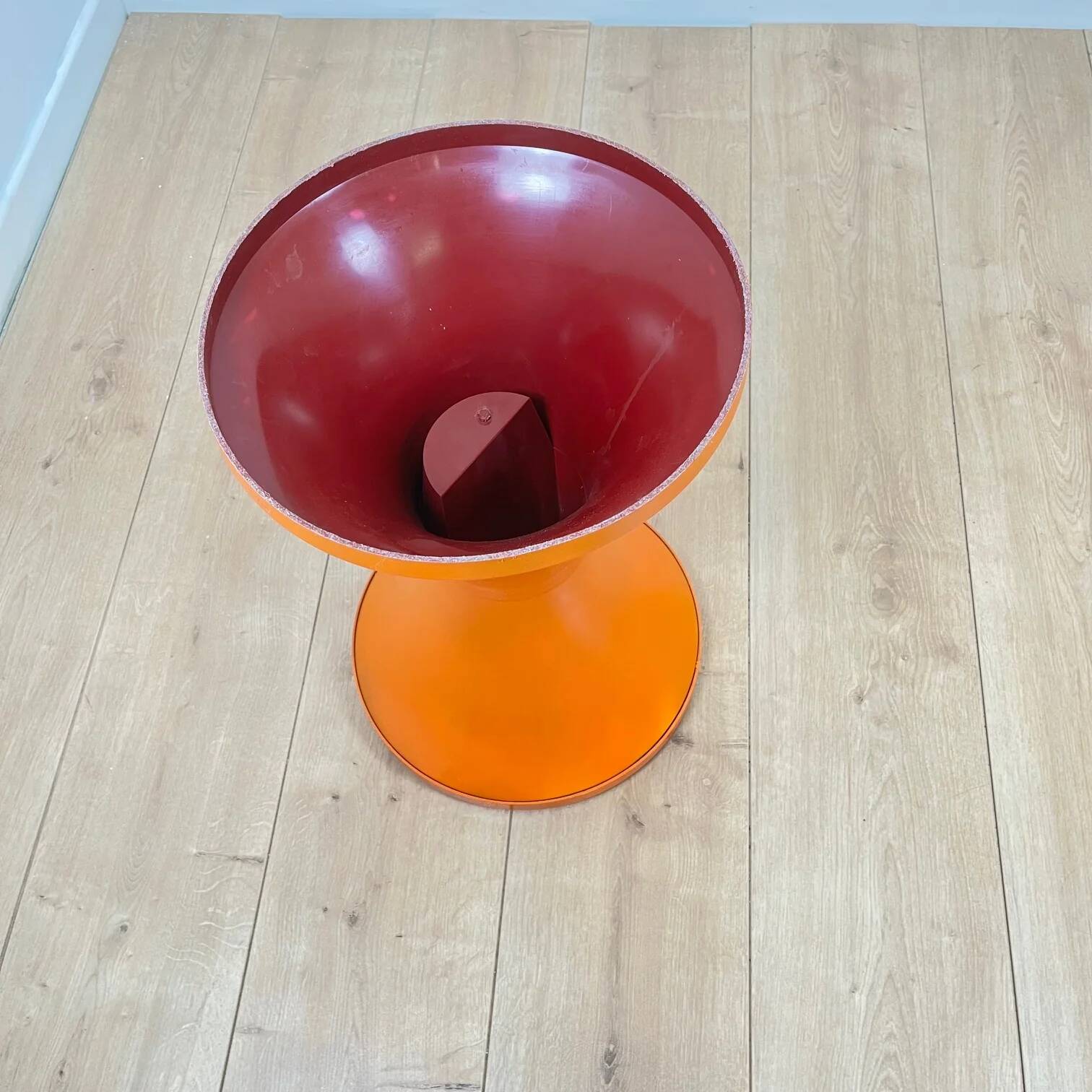 Tam-tam stamp orange stool