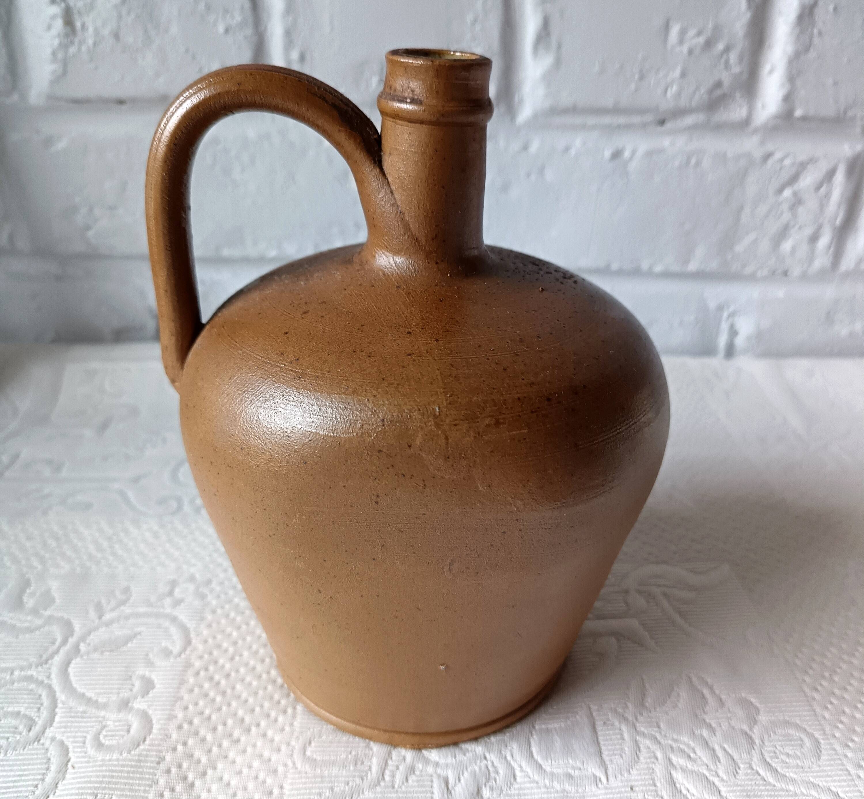 Beau pot à huile ou à vin vintage fait main en grès marron vernissé