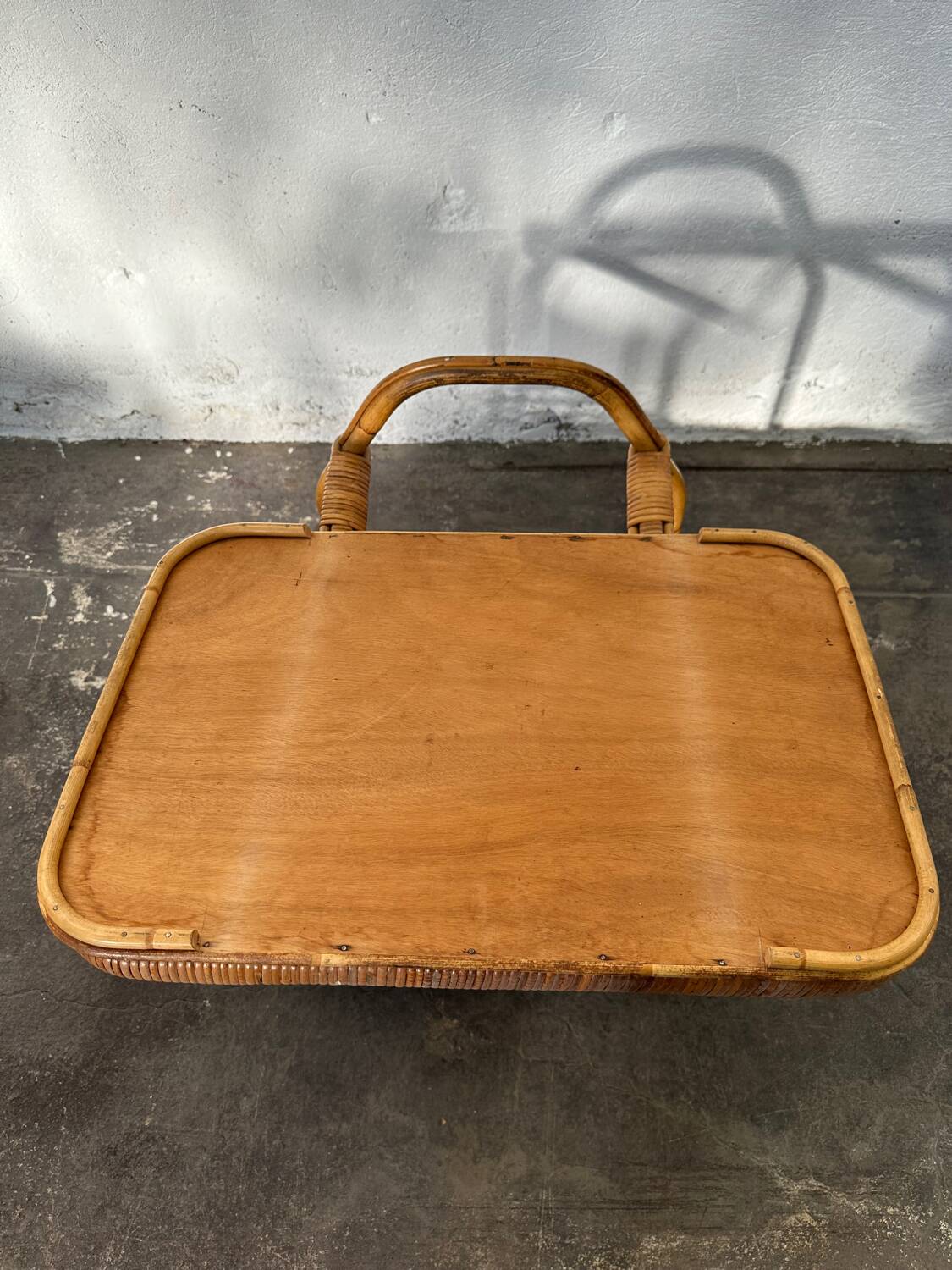 Rattan serving cart with removable tray