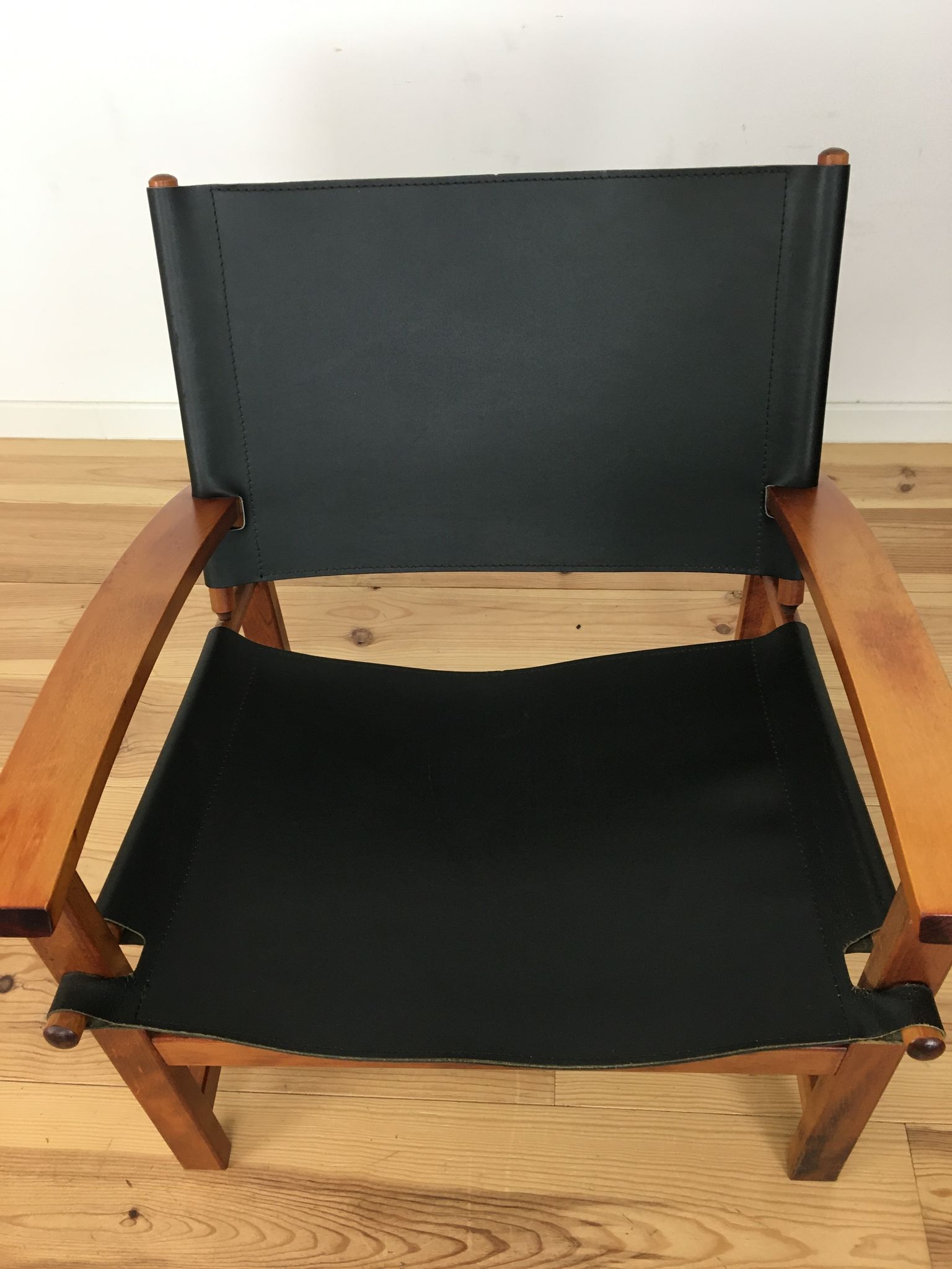 Scandinavian hyllinge Mobler Denmark chair, safari style, leather and wood