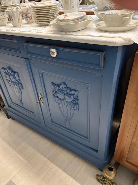 Refurbished blue buffet
