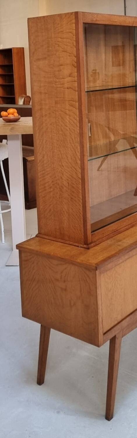 Vitrine du milieu du siècle