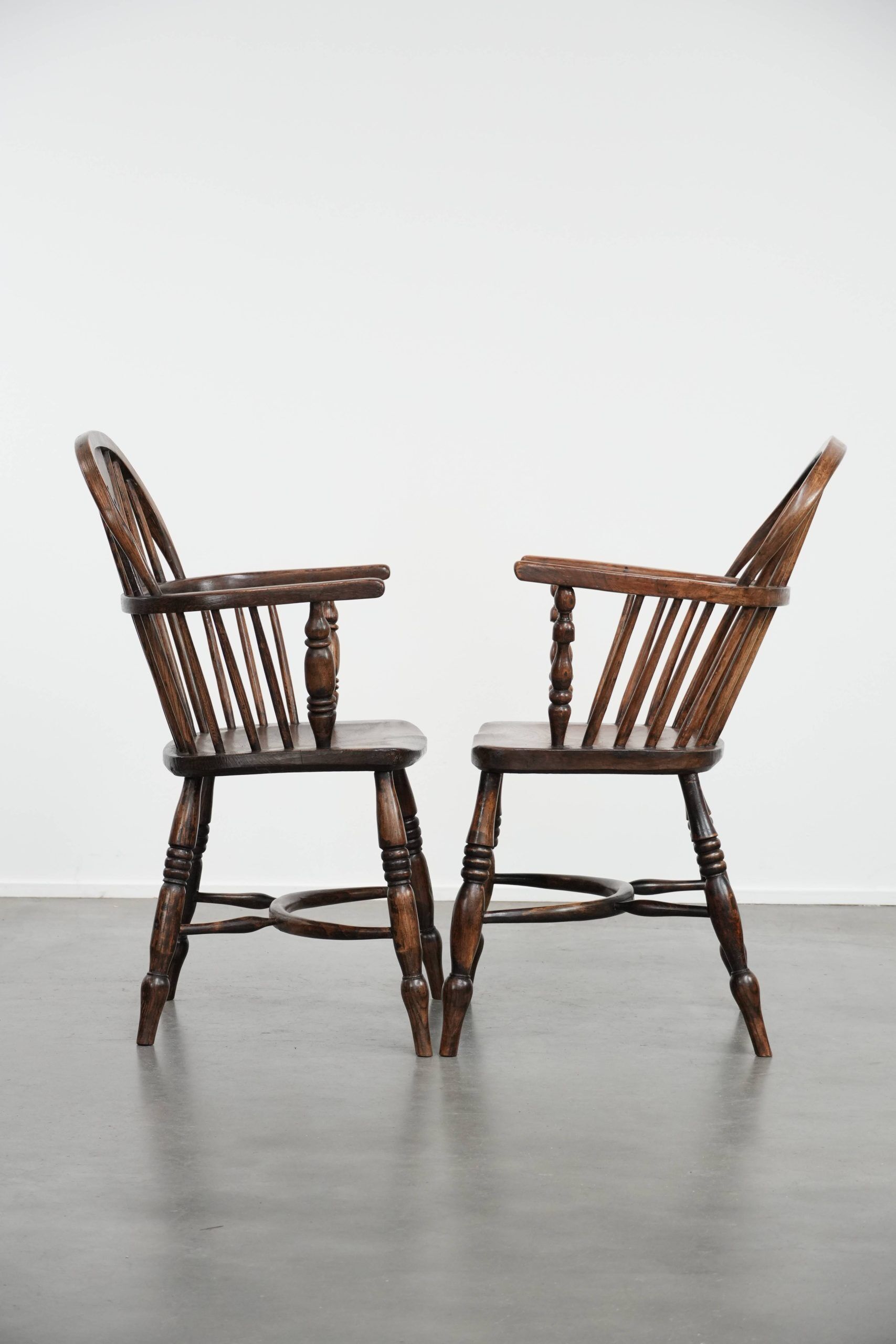 Antique set of 4 English Windsor lowback chairs with character