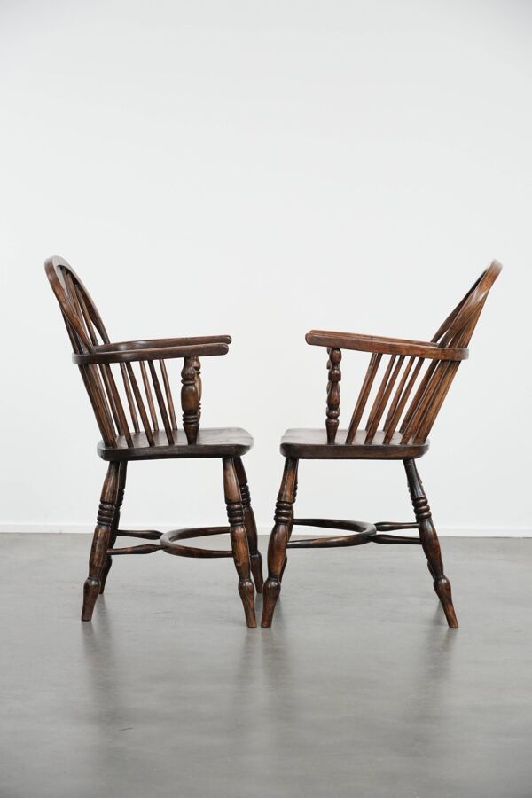 Ensemble ancien de 4 chaises basses Windsor anglaises de caractère