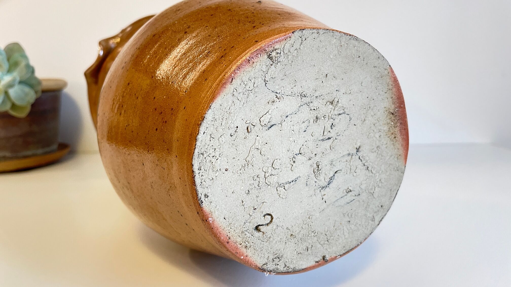 Xl pitcher in vintage enamelled gres