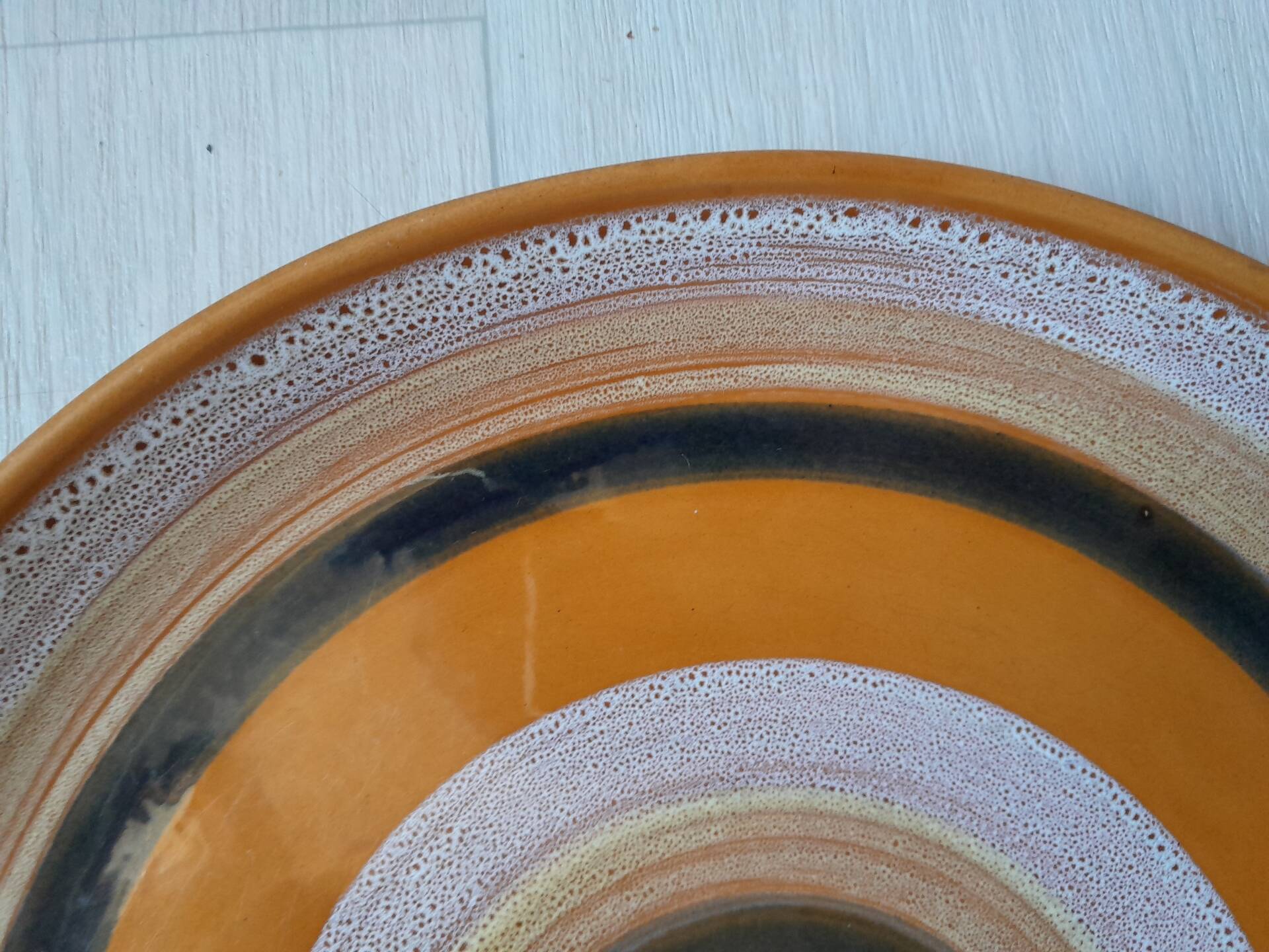 Grand plat rond Sarreguemines modèle "Hawaï" - 28 cm - État impeccable
