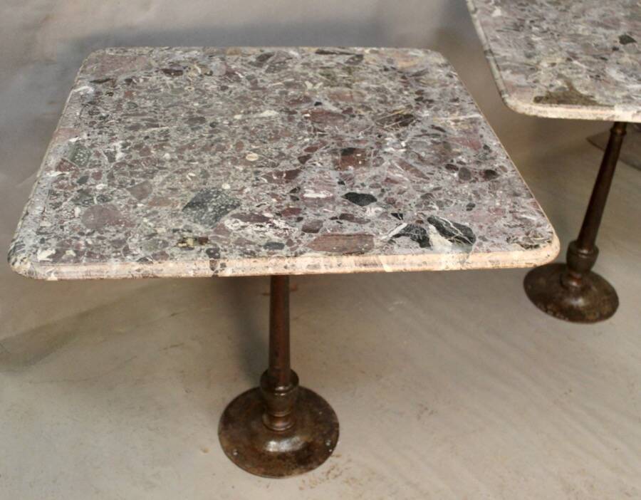 Paire De Tables De Bistrot Piètement Fonte Dessus Marbre