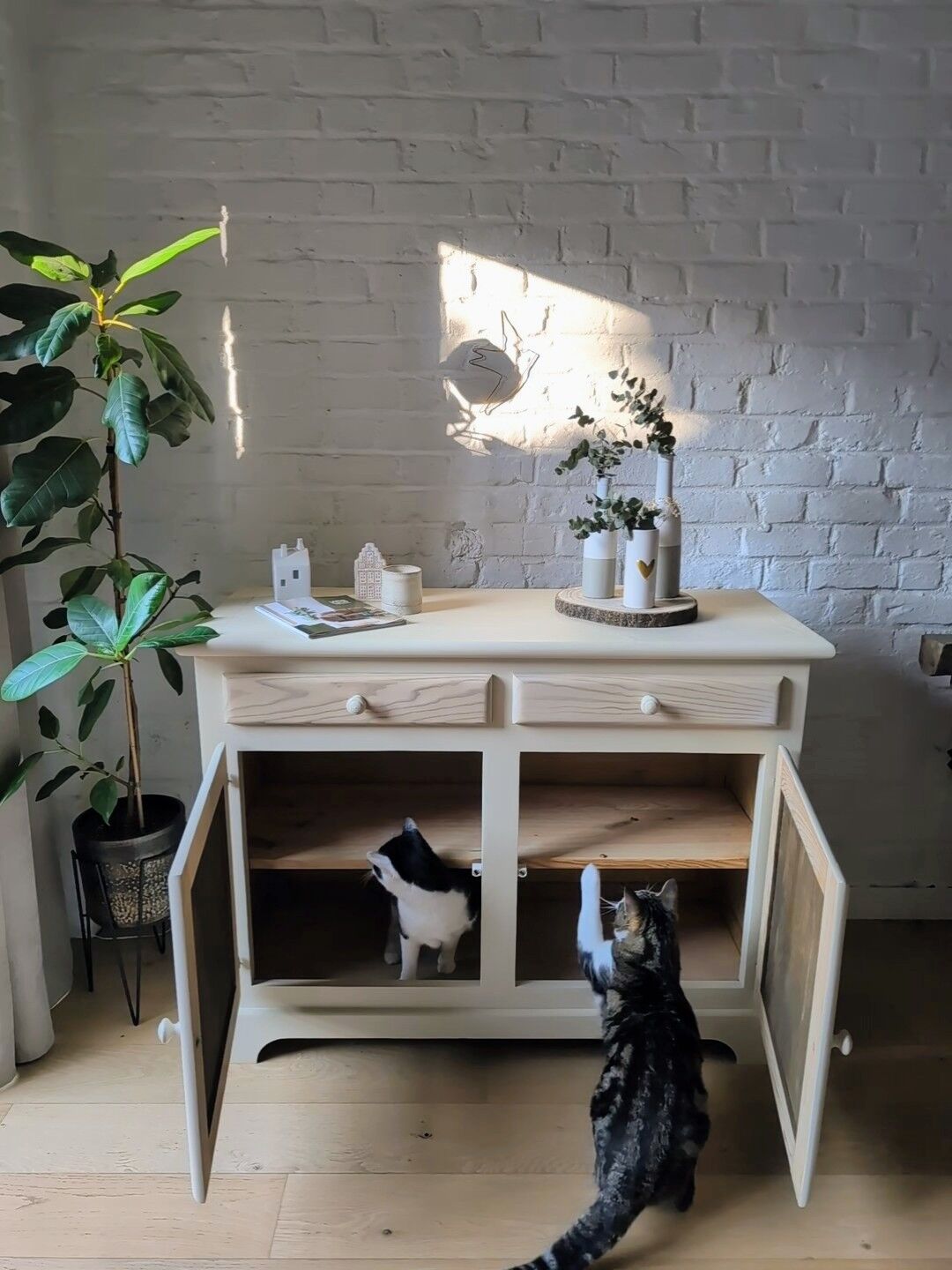 Linen wood sideboard