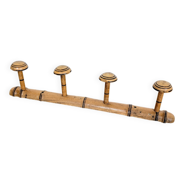 Porte-manteau en bois tourné
