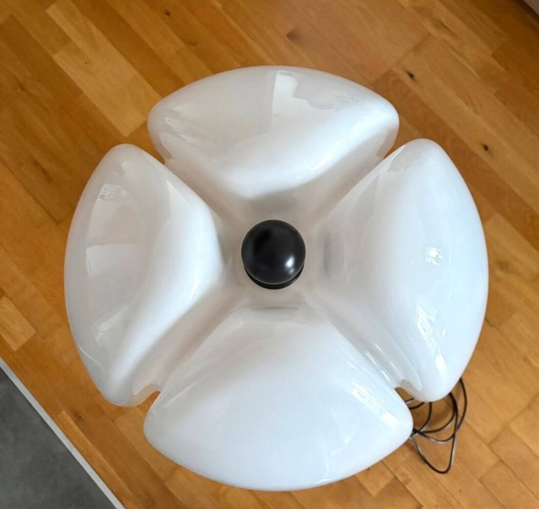 Pipistrello lamp, iconic Italian design with a telescopic base.