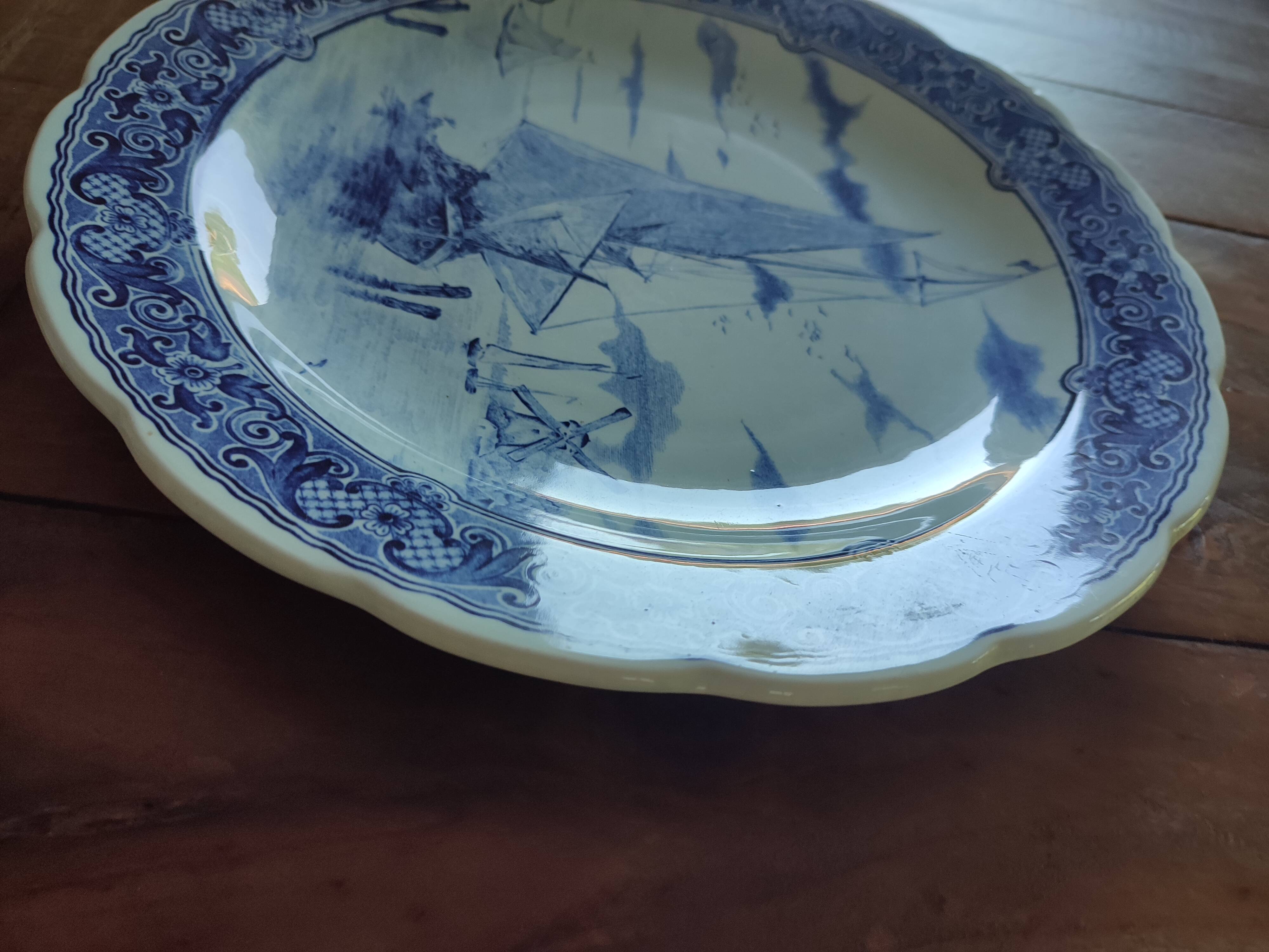Decorative wall plate in Delft Blue