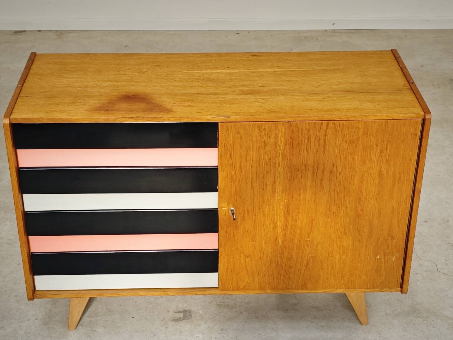 U 458 pink and grey sideboard by Jiri Jiroutek for Interier Praha 1960