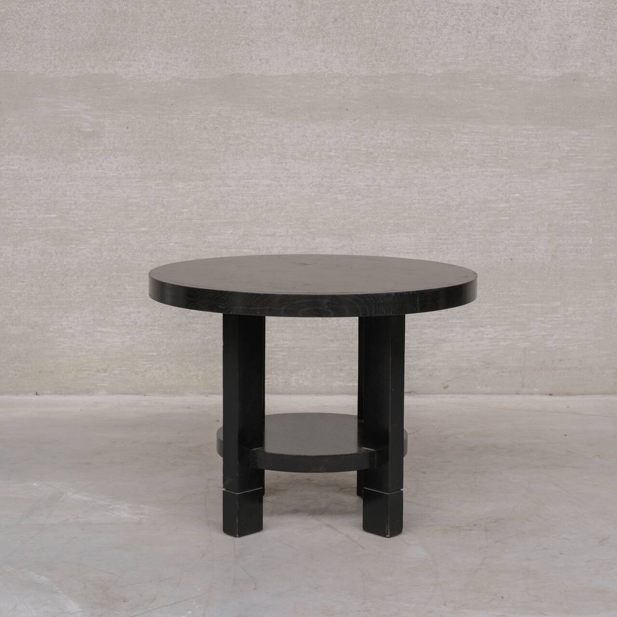 Table d'appoint ou table basse à étagères de style déco français du milieu du siècle.