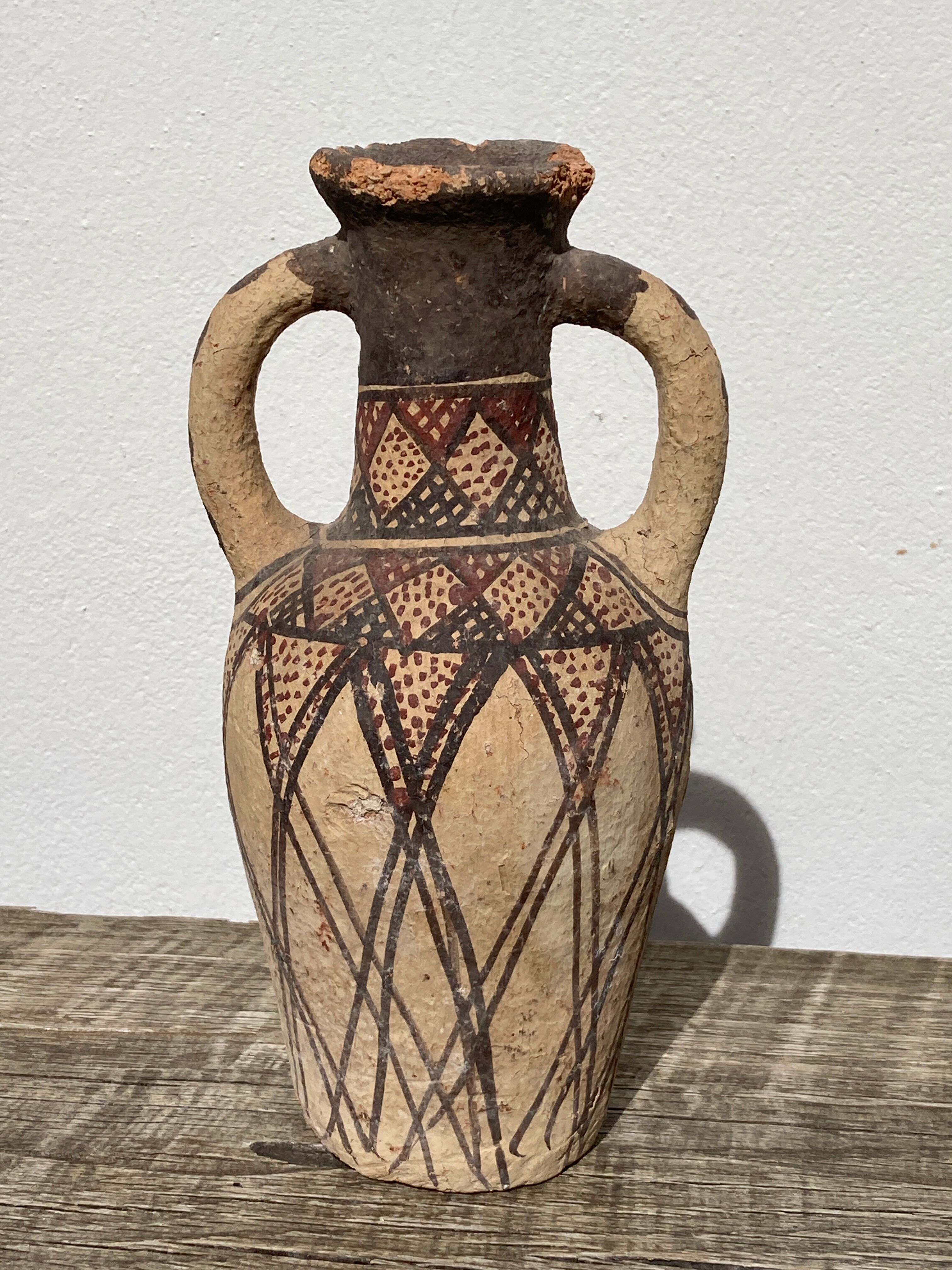 Berber water jar pottery vase in terracotta from the Rif