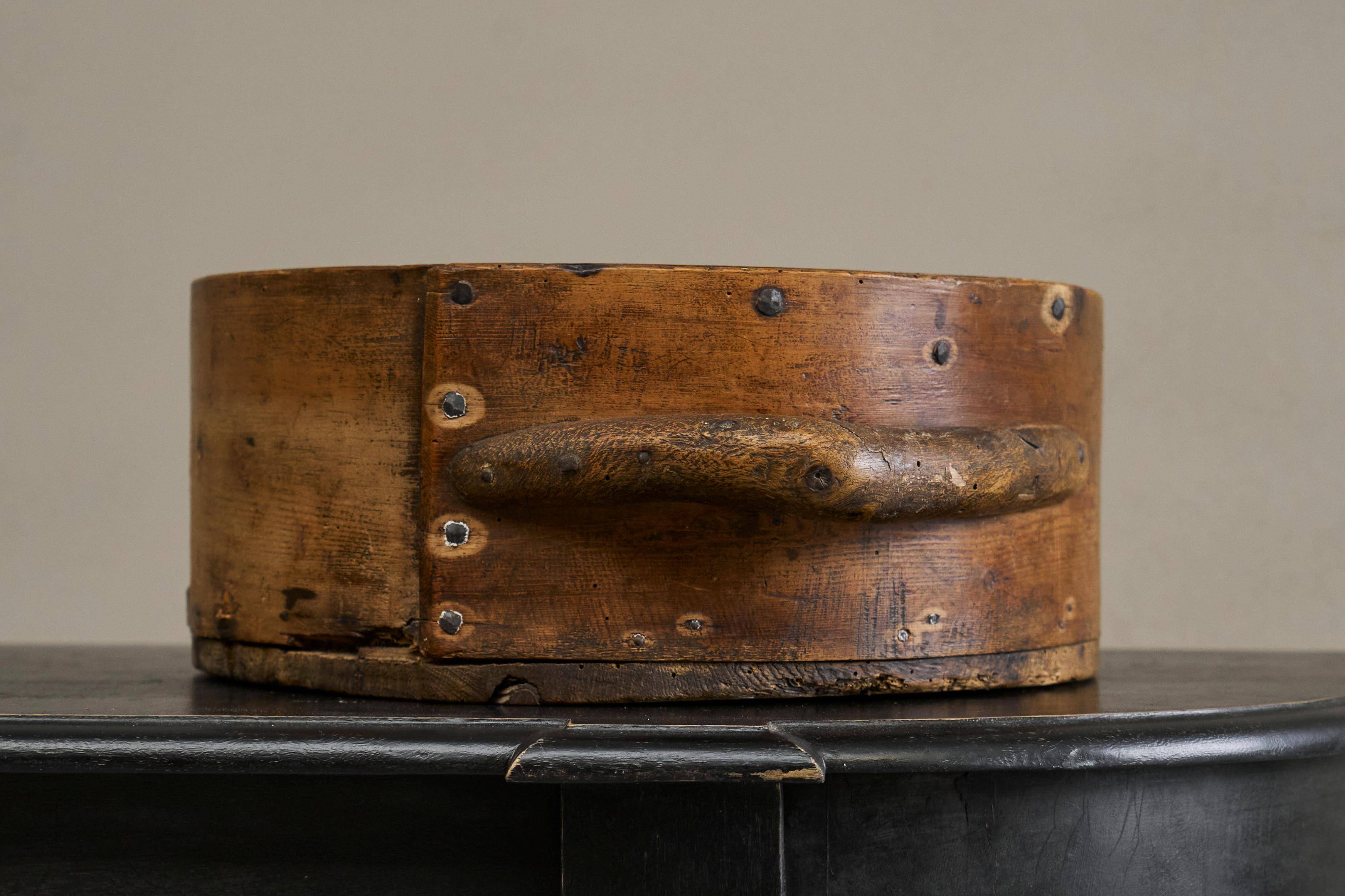Wabi Sabi bowl in wood, 19th century