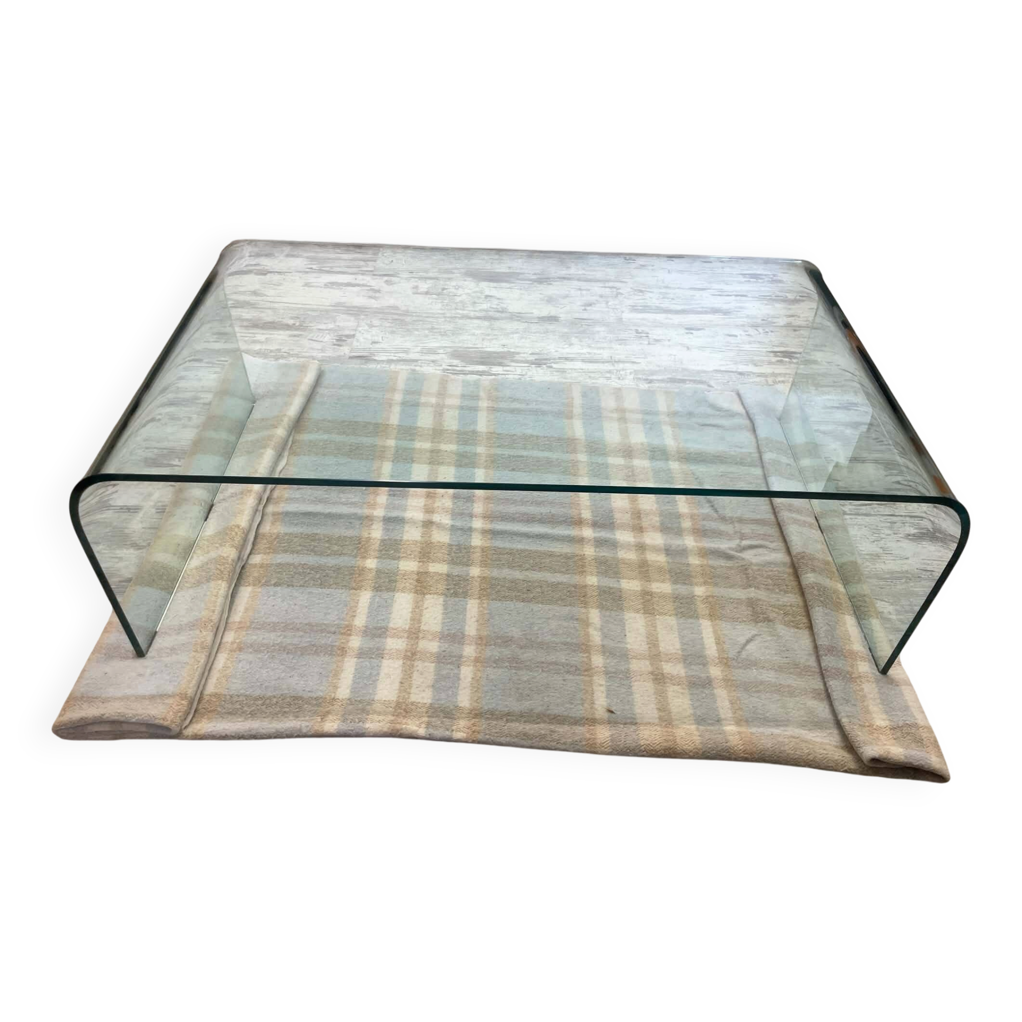 Curved glass design coffee table